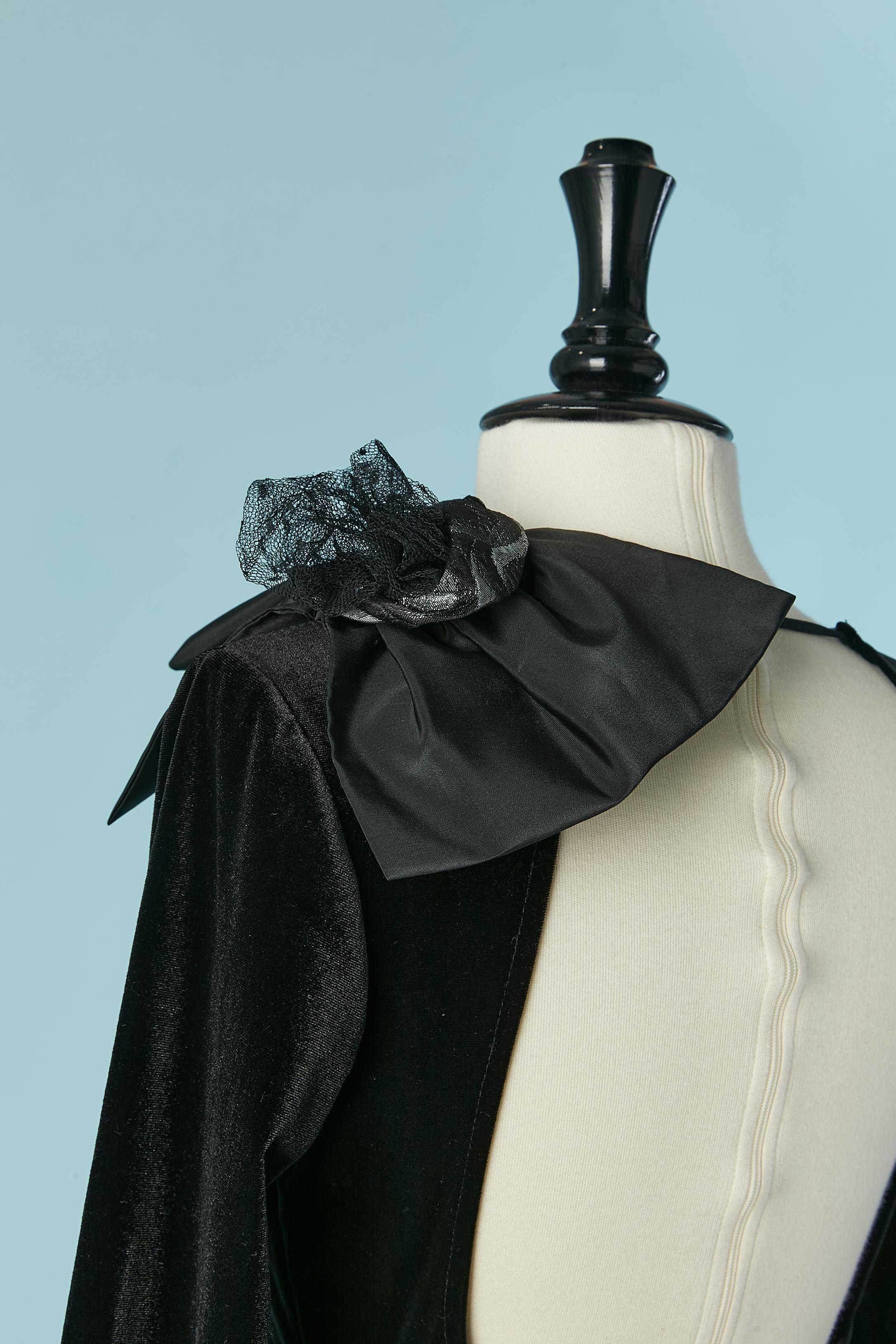 Black velvet backless evening dress with bow on the shoulder Christian Dior For Sale 1