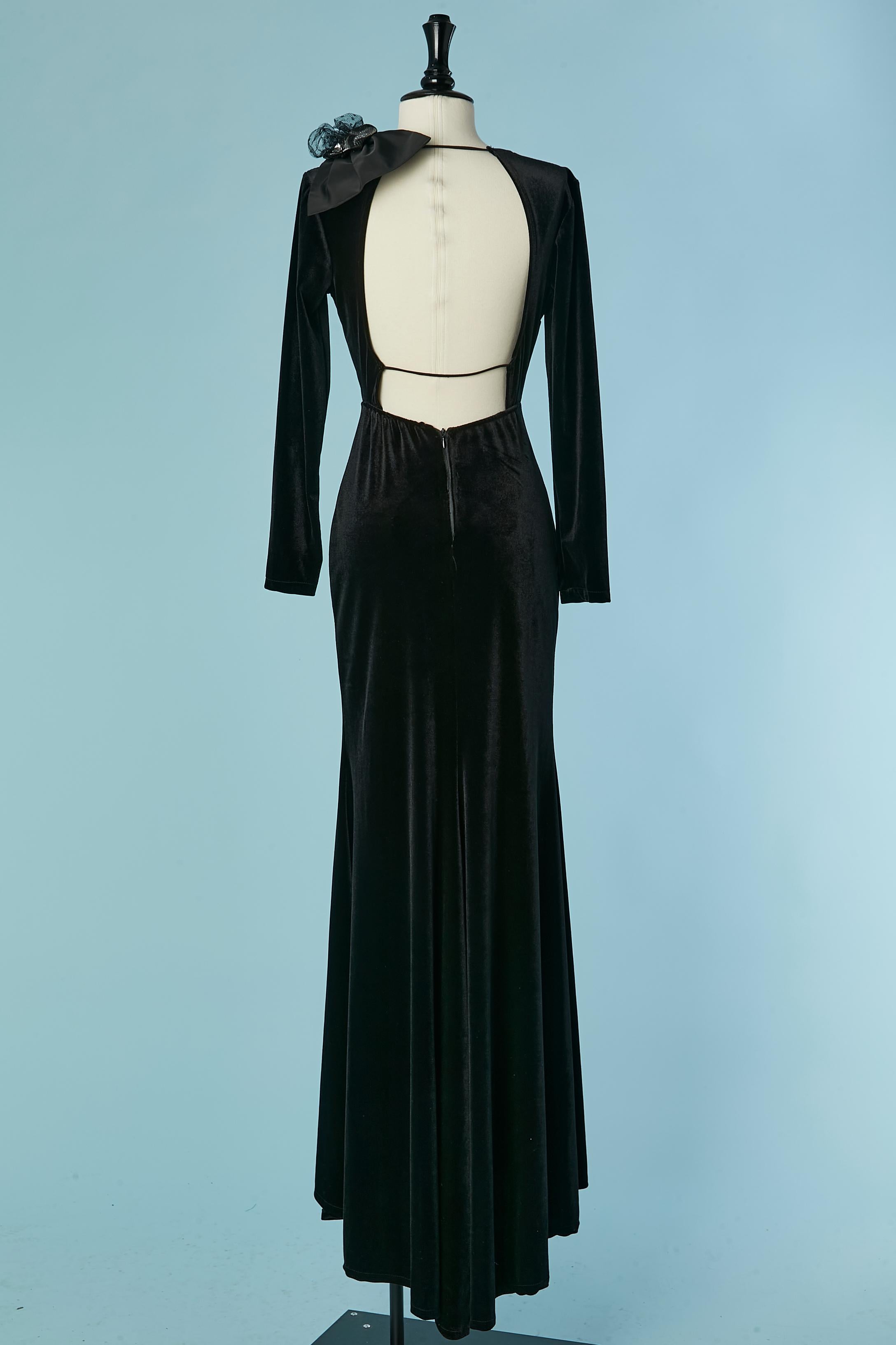 Black velvet backless evening dress with bow on the shoulder Christian Dior For Sale 2
