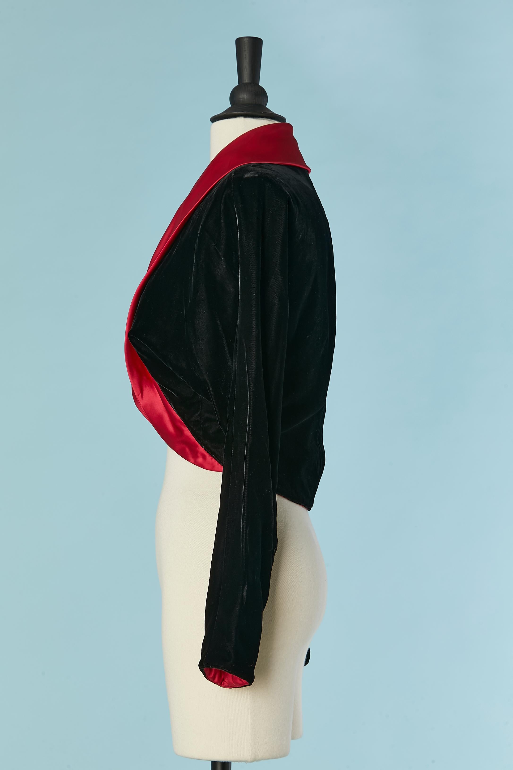 Beige Black velvet boléro with rubis red satin lining and collar Guy Laroche