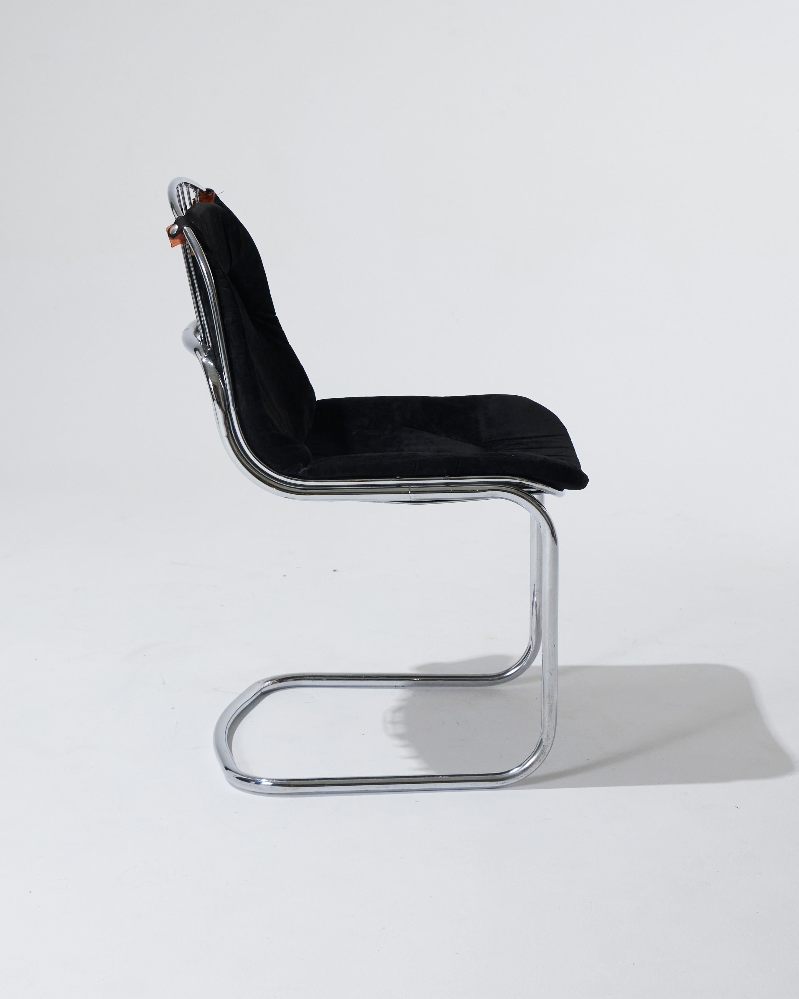 Black velvet chair with tubular chrome base by Gastone Rinaldi, 1970s For Sale 8