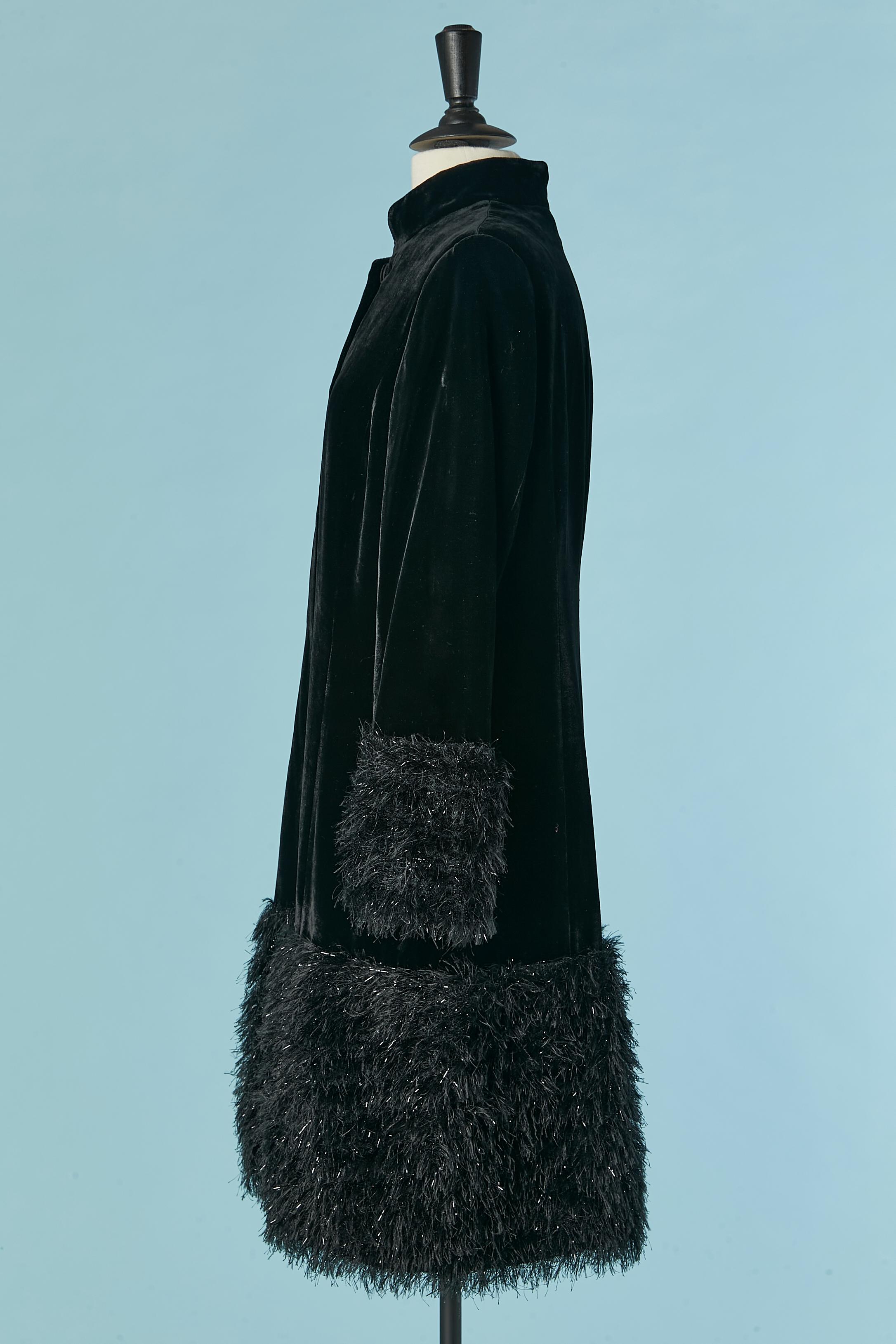 Donna Cappotto in velluto nero con bordo in fili neri e lurex ALGO in vendita
