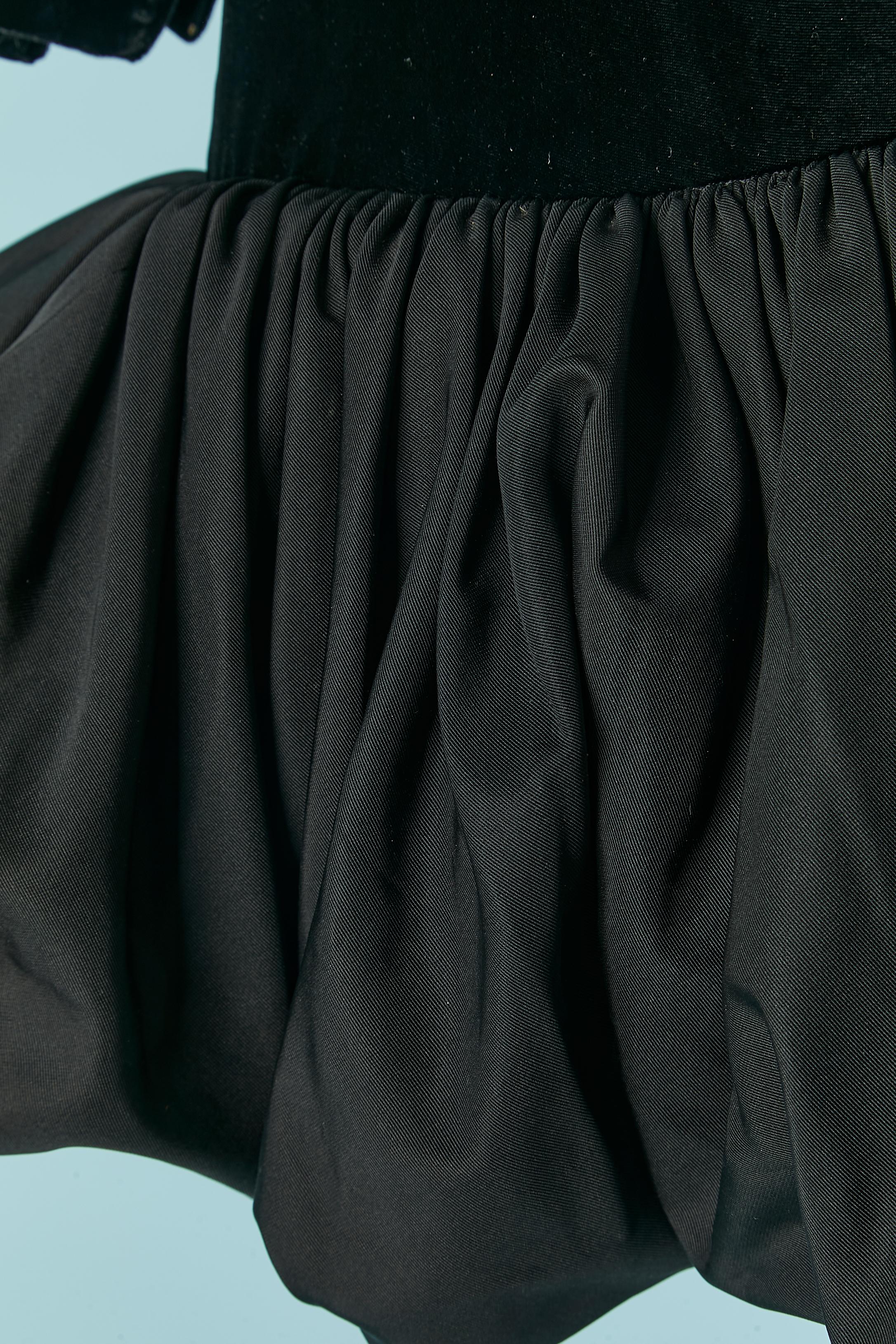 Black velvet cocktail dress with balloon bottom Saint Laurent Rive Gauche FW1988 In Excellent Condition For Sale In Saint-Ouen-Sur-Seine, FR