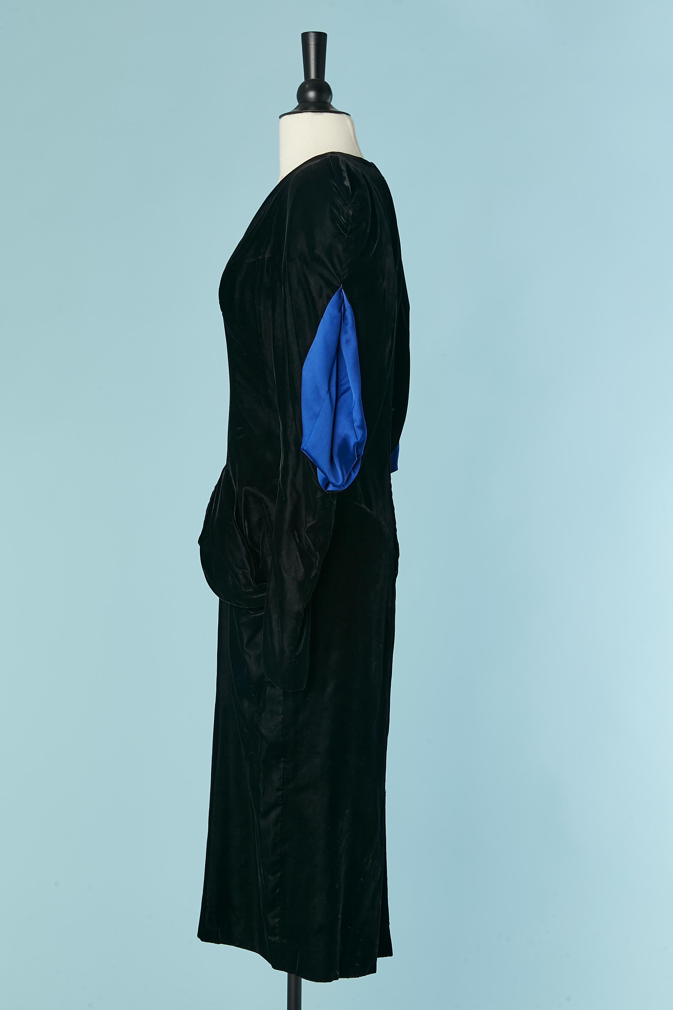 Schwarzes Samt-Cocktailkleid mit Satin und Strass Claude Petin DIAMANT NOIR im Angebot 3