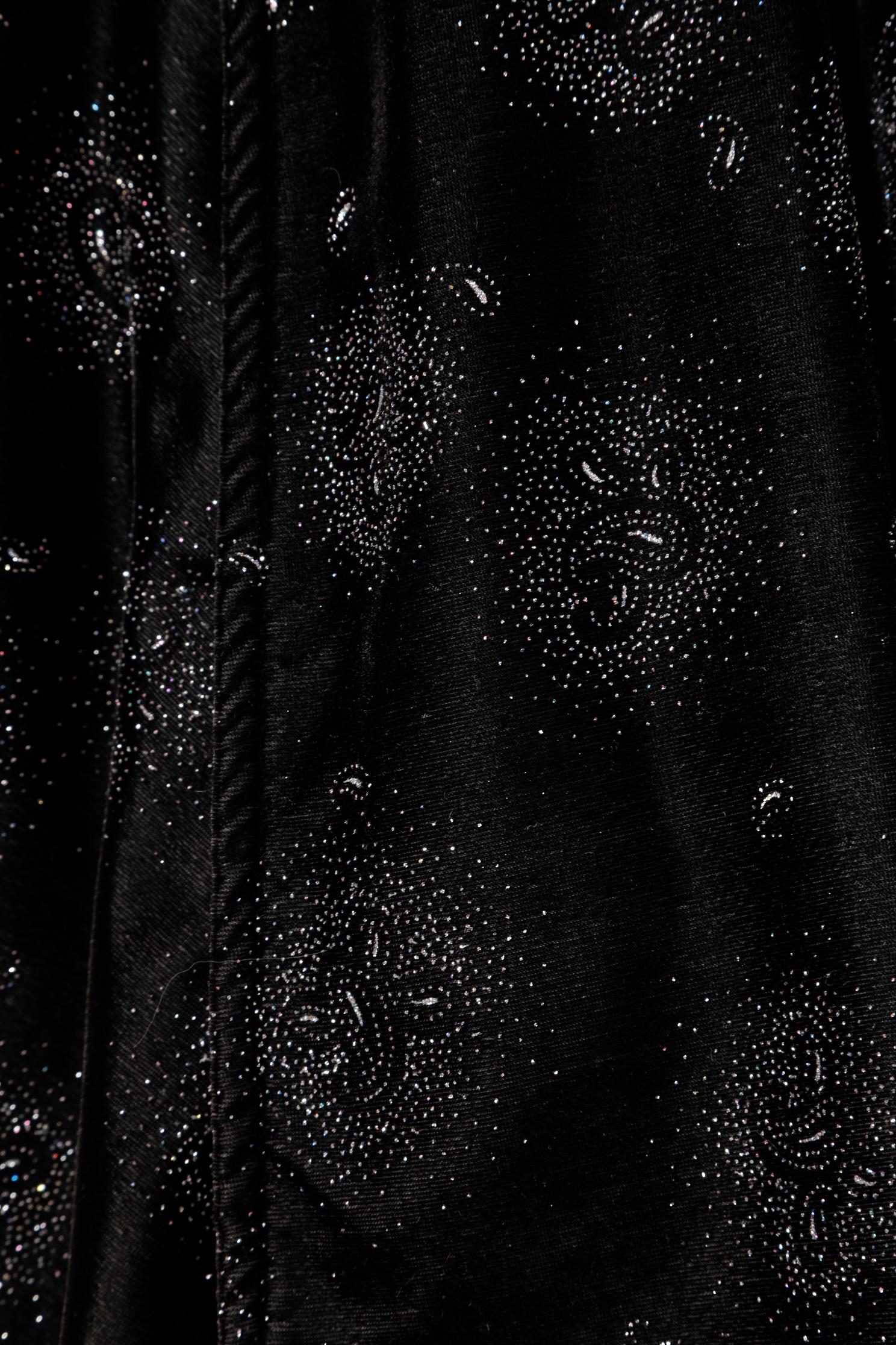 Women's Black velvet evening coat with Paisley glitters pattern Estrosa  For Sale