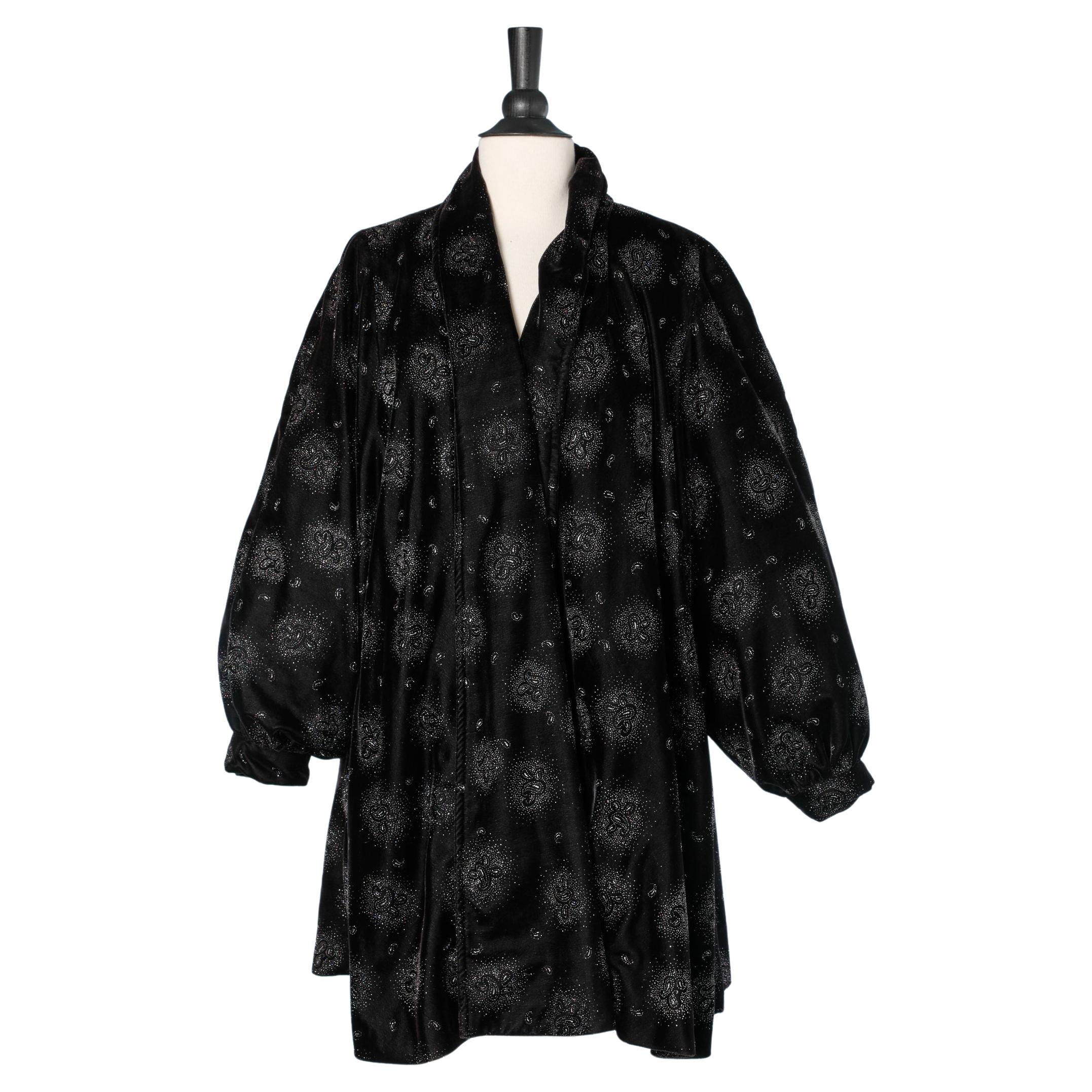 Black velvet evening coat with Paisley glitters pattern Estrosa  For Sale