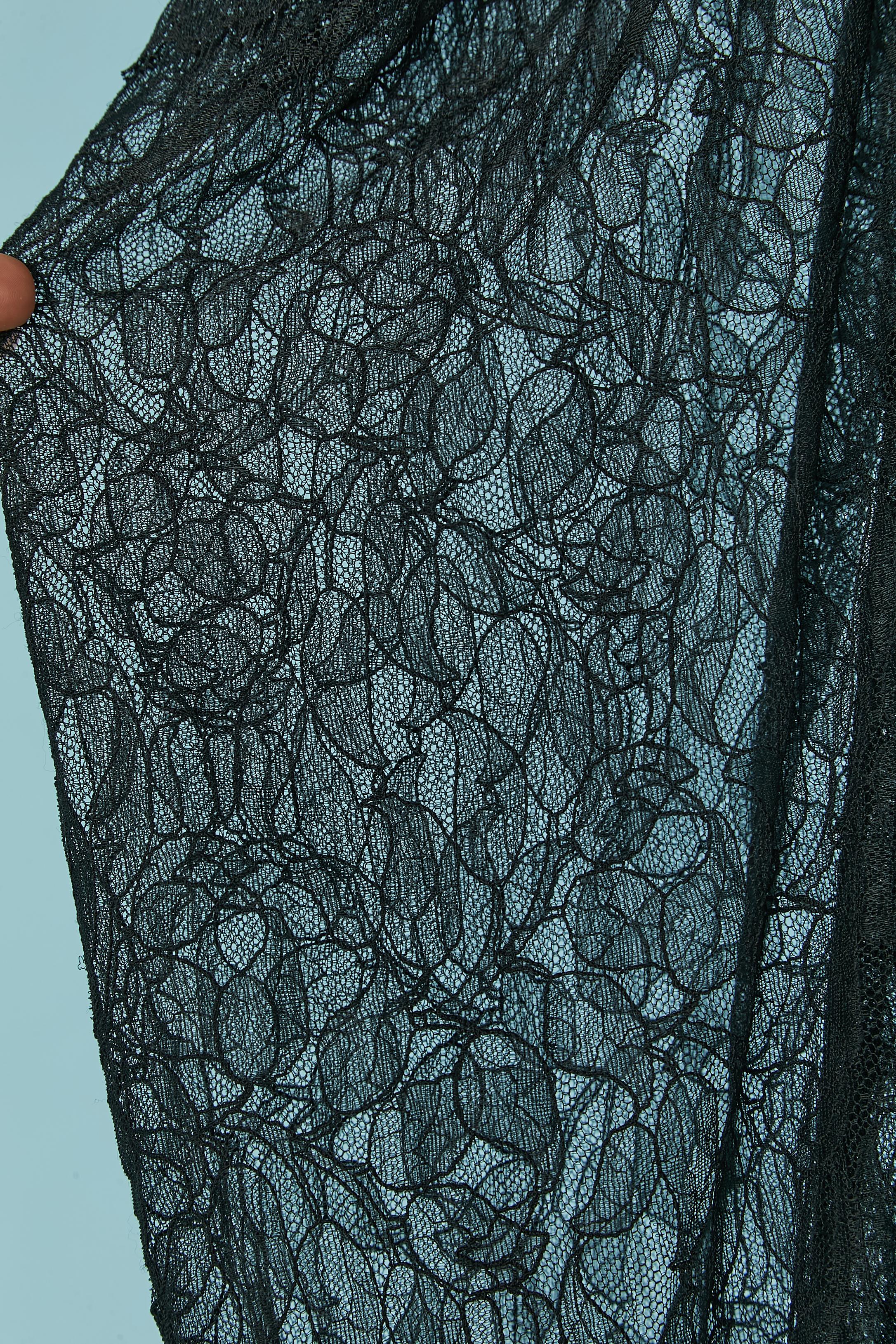 Vestido de noche de terciopelo negro con mangas y escote de encaje Fernando SANCHEZ en Excelente estado para la venta en Saint-Ouen-Sur-Seine, FR