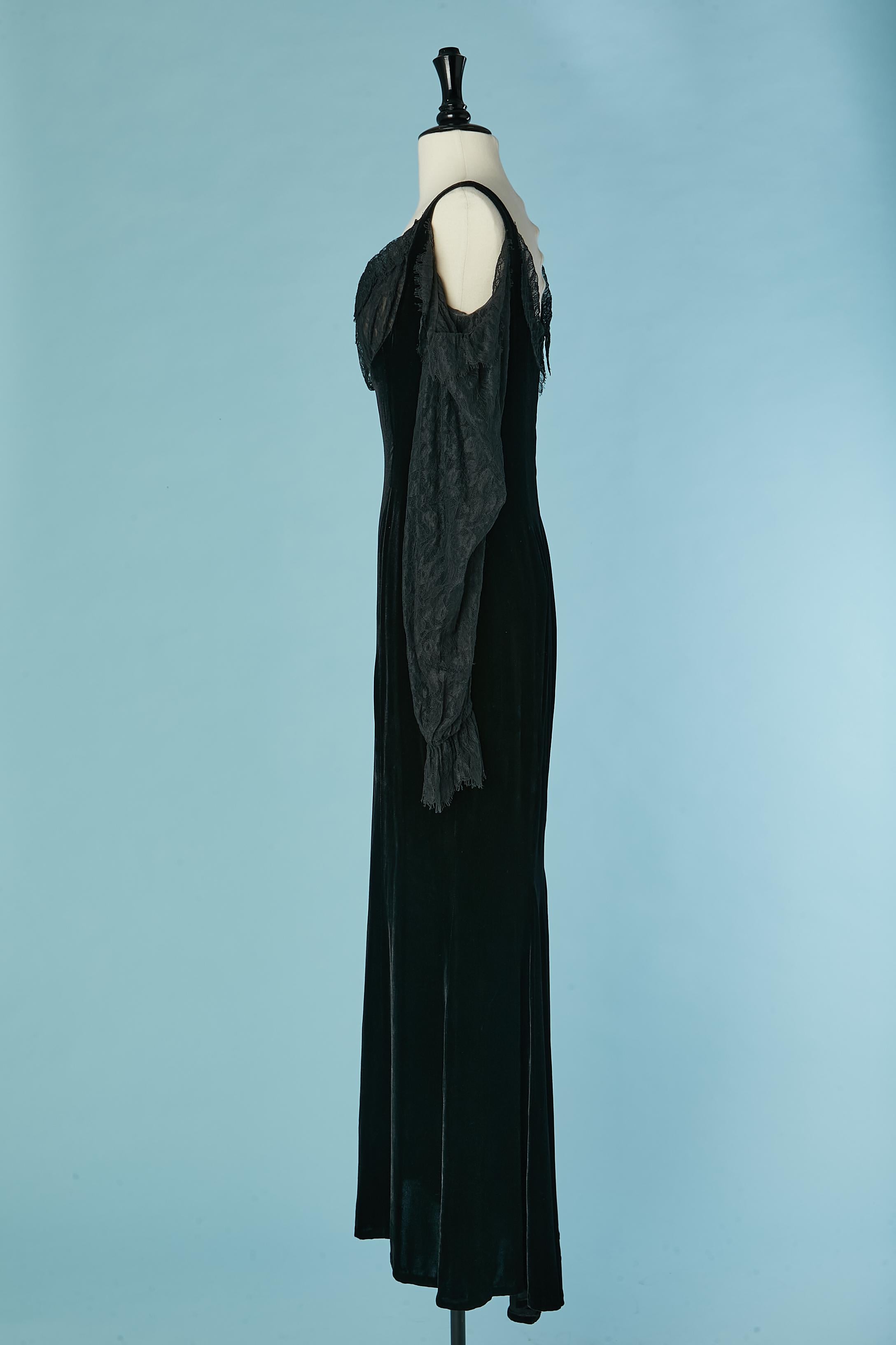 De las mujeres Vestido de noche de terciopelo negro con mangas y escote de encaje Fernando SANCHEZ en venta