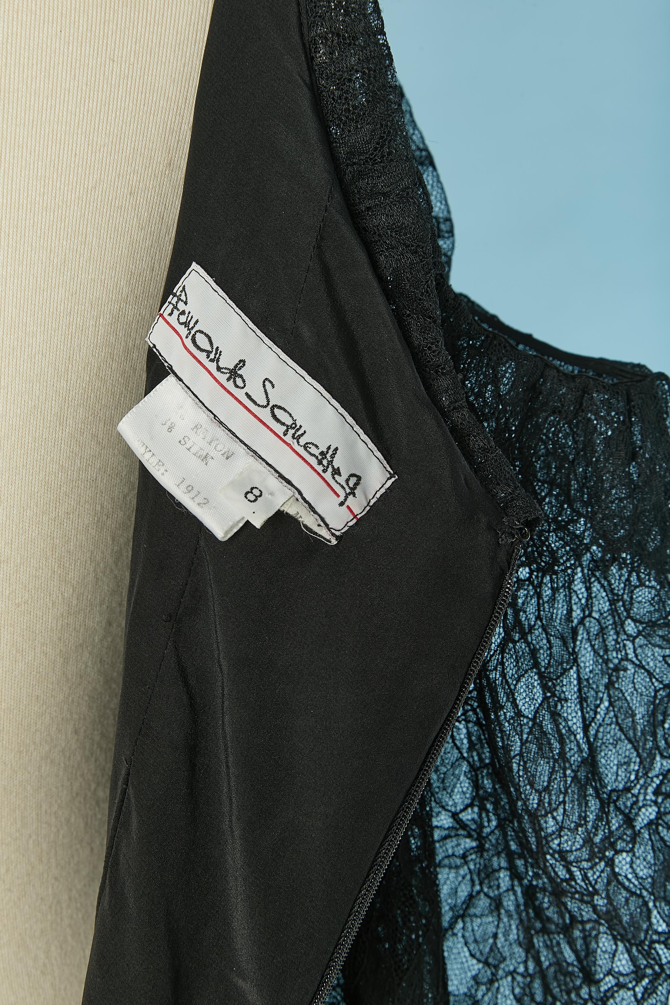 Vestido de noche de terciopelo negro con mangas y escote de encaje Fernando SANCHEZ en venta 3