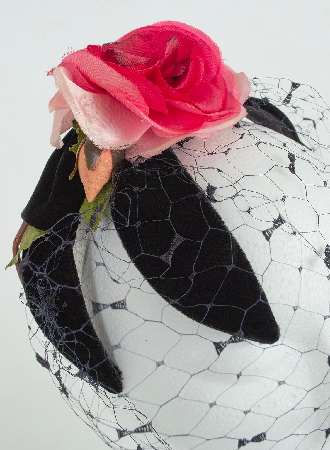 Black Velvet Flower Petal Fascinator with Silk Rose and Veil – O/S, 1950s For Sale 2