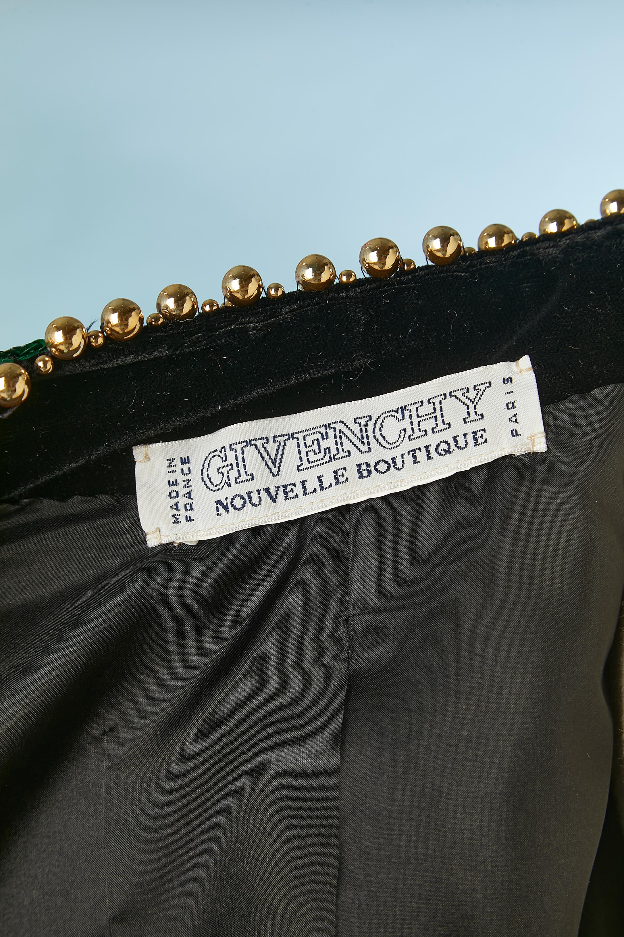 Veste en velours noir avec broderies Givenchy Nouvelle Boutique Circa 1980's  en vente 3