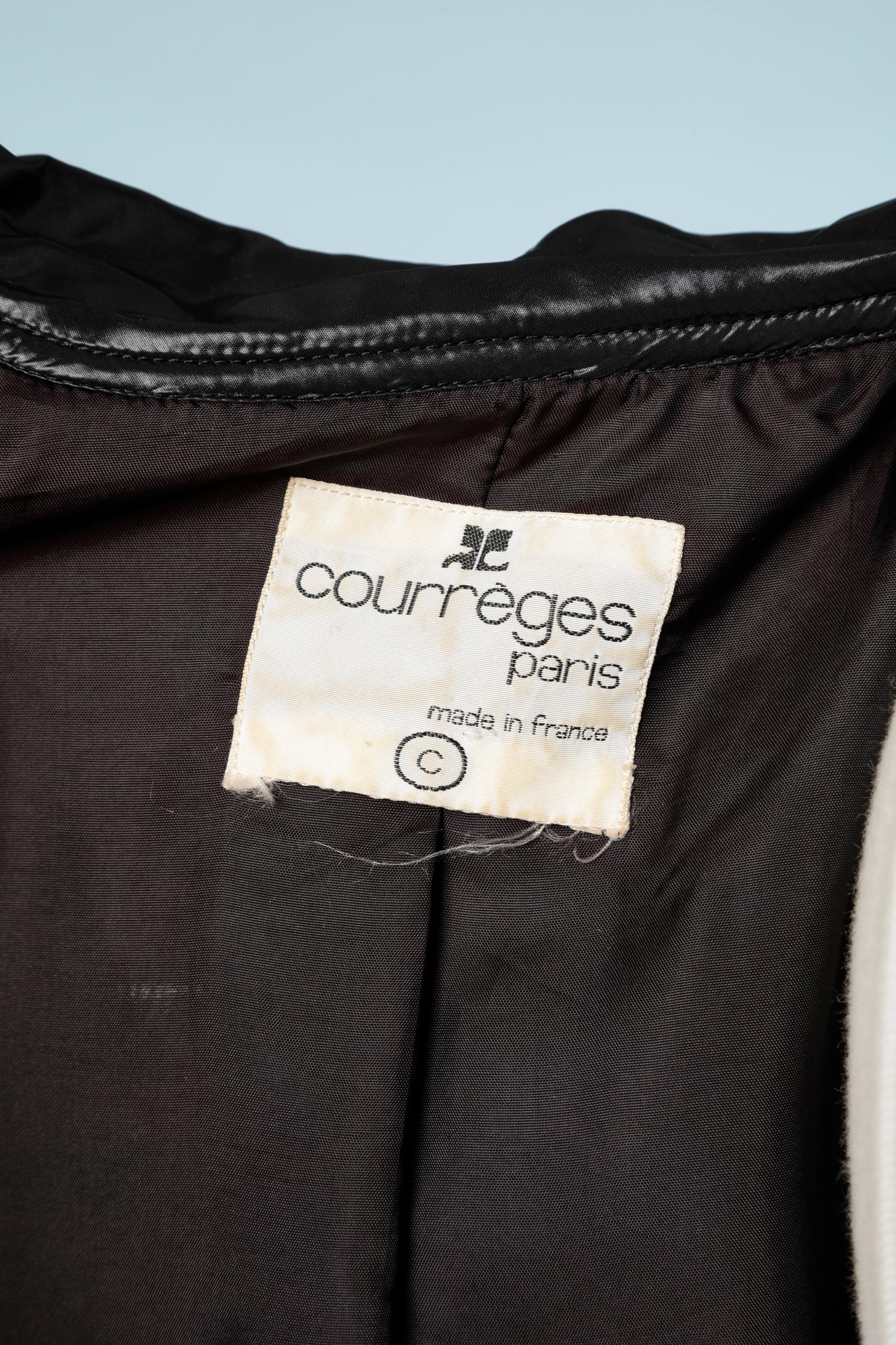 Black velvet jacket with zip Courrèges Paris  For Sale 2
