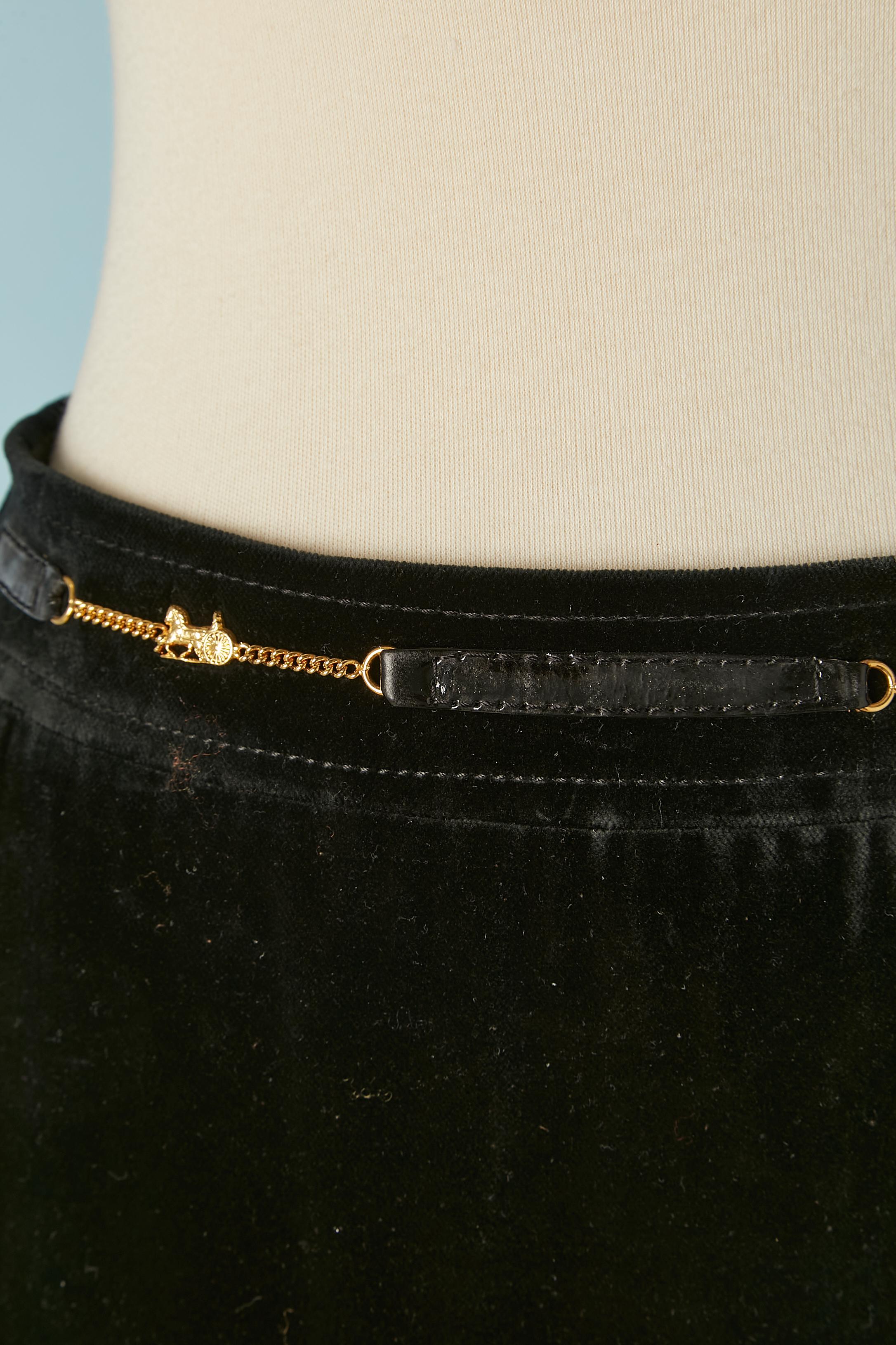 Langer Bleistiftrock aus schwarzem Samt mit Markenzeichen in der Taille CELINE (Schwarz) im Angebot