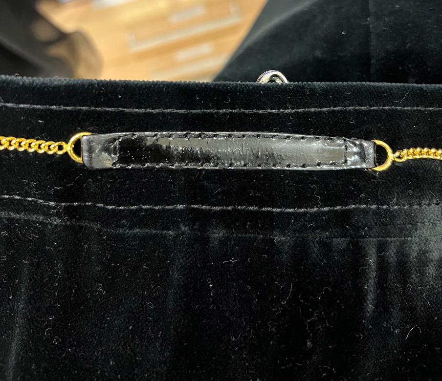 Langer Bleistiftrock aus schwarzem Samt mit Markenzeichen in der Taille CELINE im Angebot 1