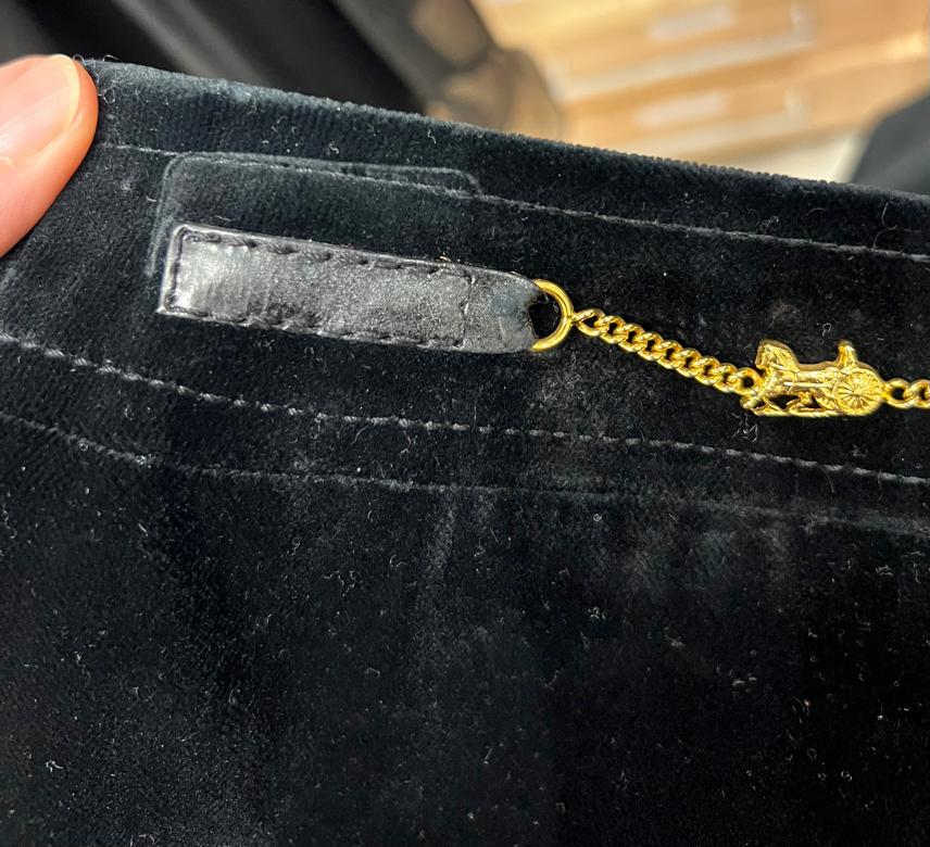 Langer Bleistiftrock aus schwarzem Samt mit Markenzeichen in der Taille CELINE im Angebot 2