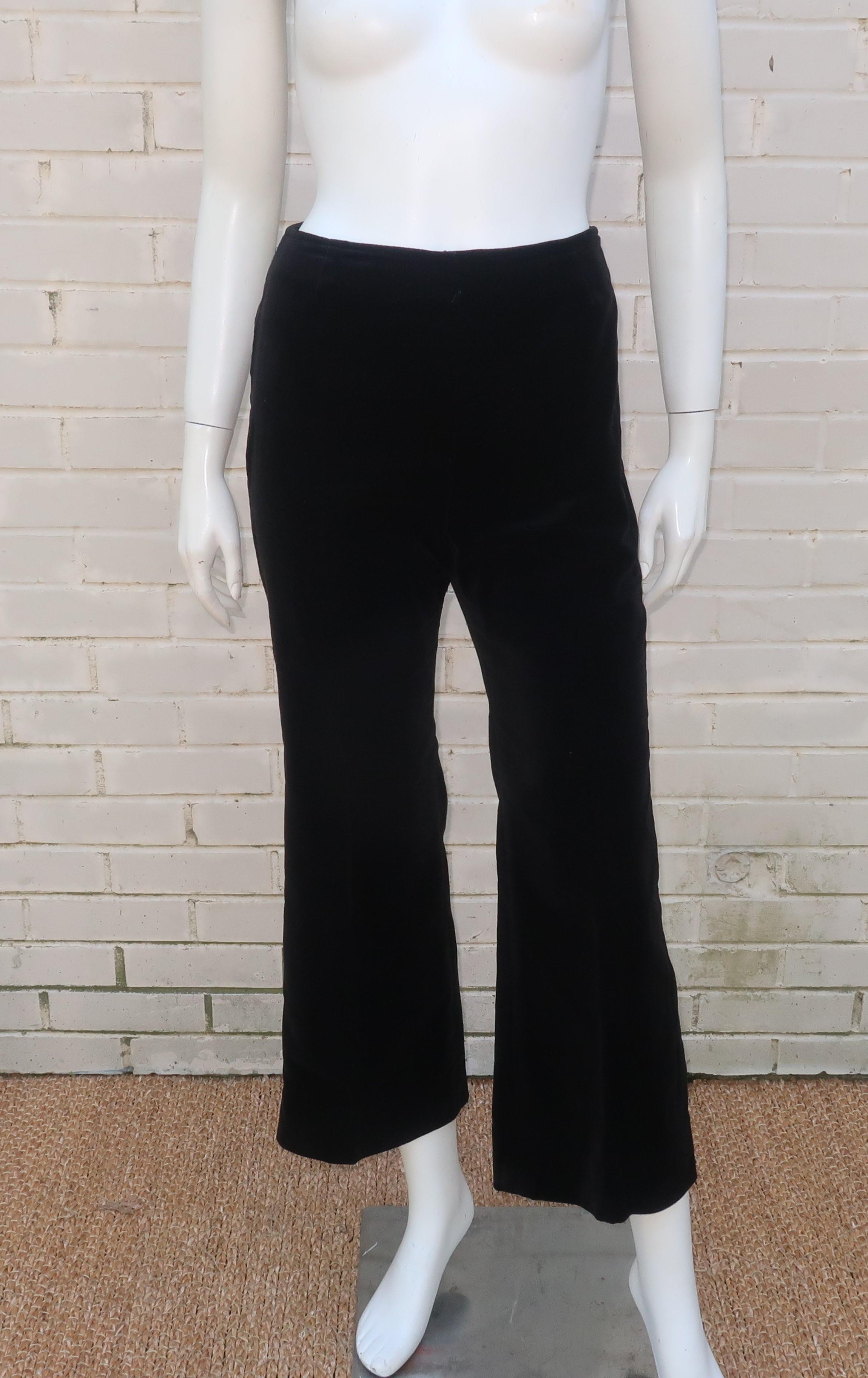 Black Velvet Pant Suit With Rhinestone Belt, C.1970 For Sale 6
