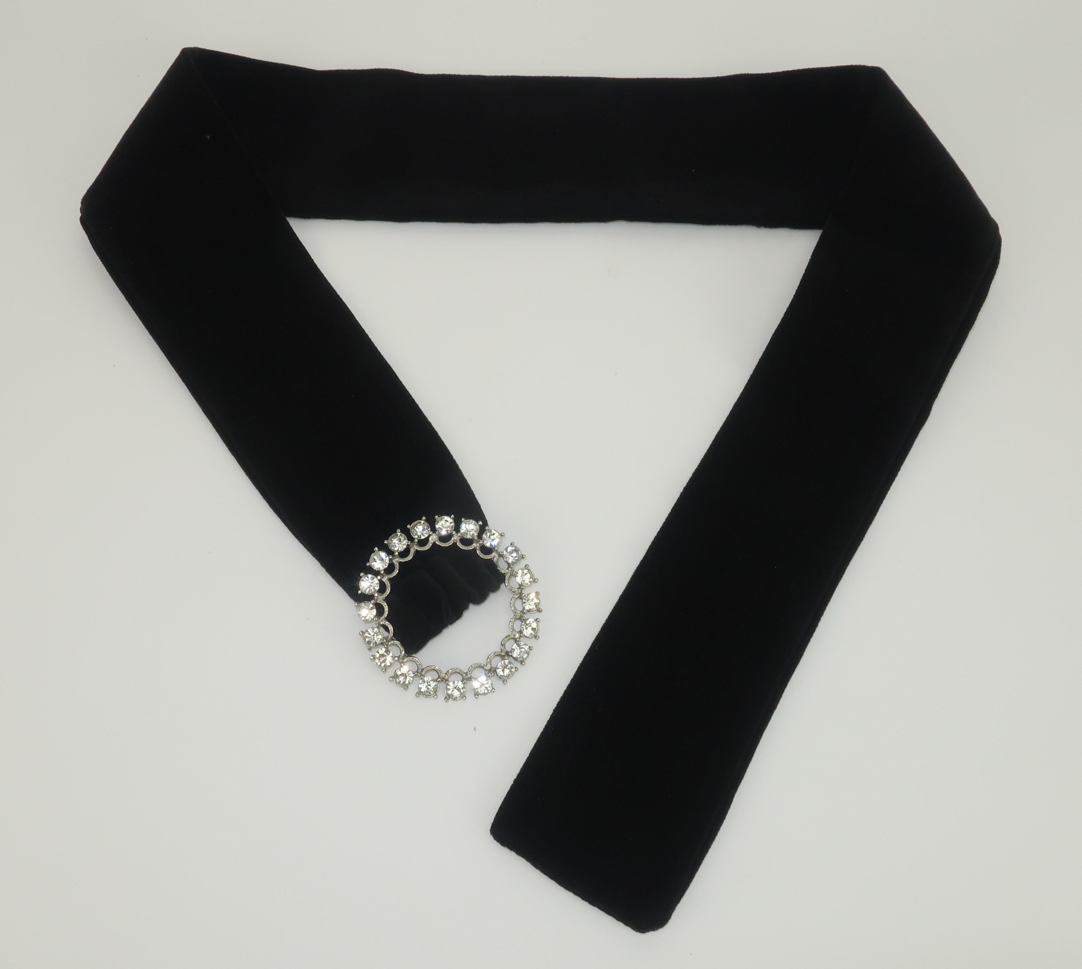 Black Velvet Pant Suit With Rhinestone Belt, C.1970 For Sale 7