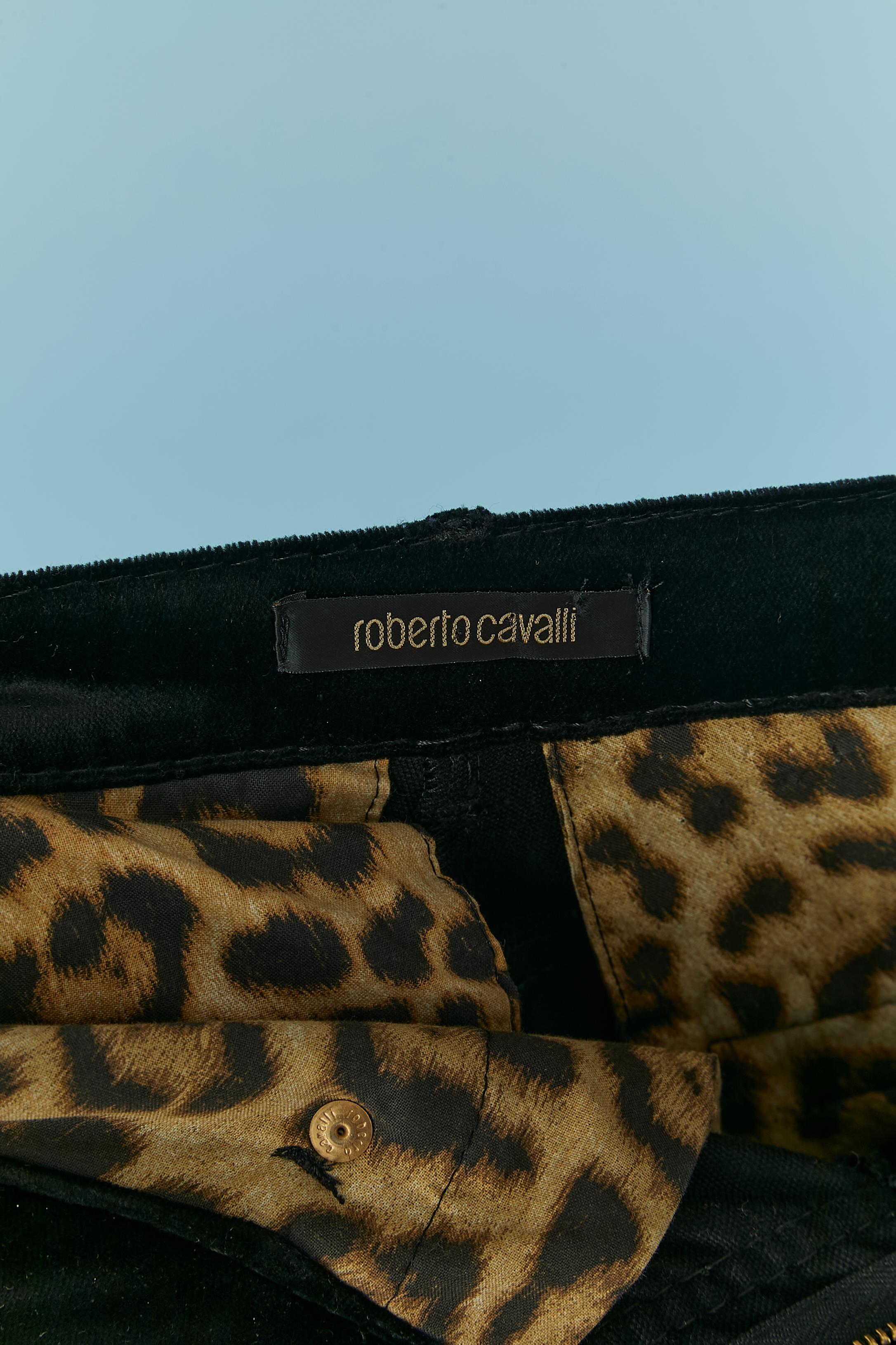 Black velvet short trousers  Roberto Cavalli  For Sale 3