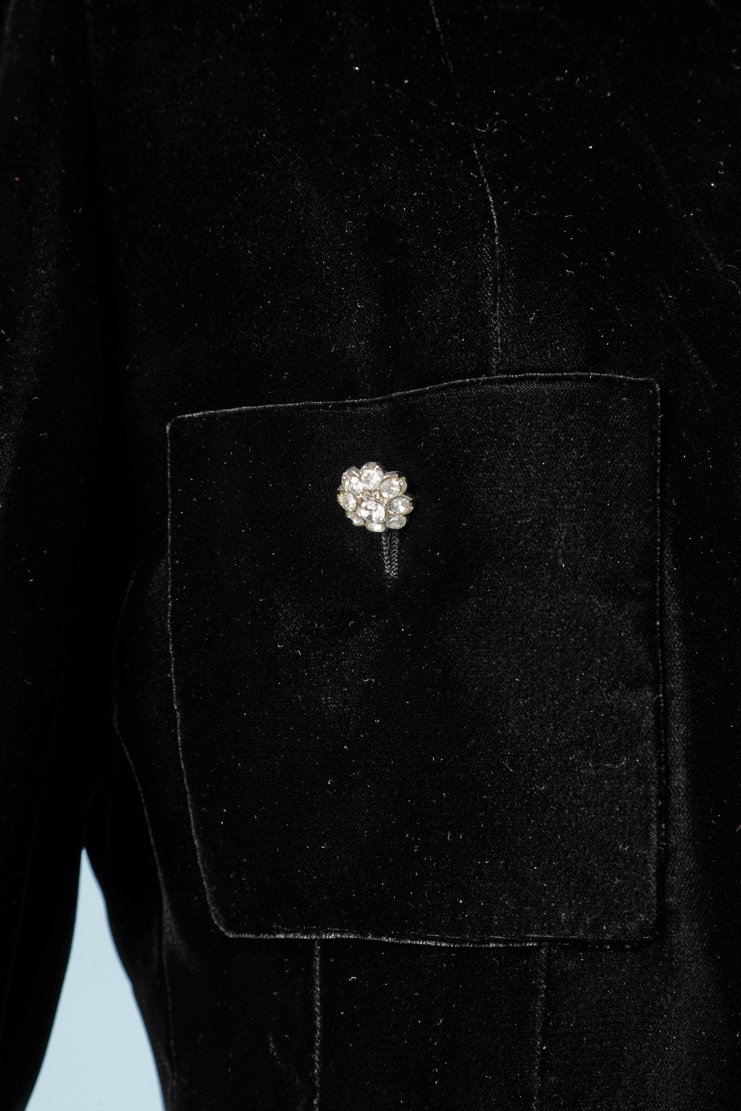 Women's Black velvet skirt-suit with ivory silk collar and cuff Chanel Boutique  For Sale