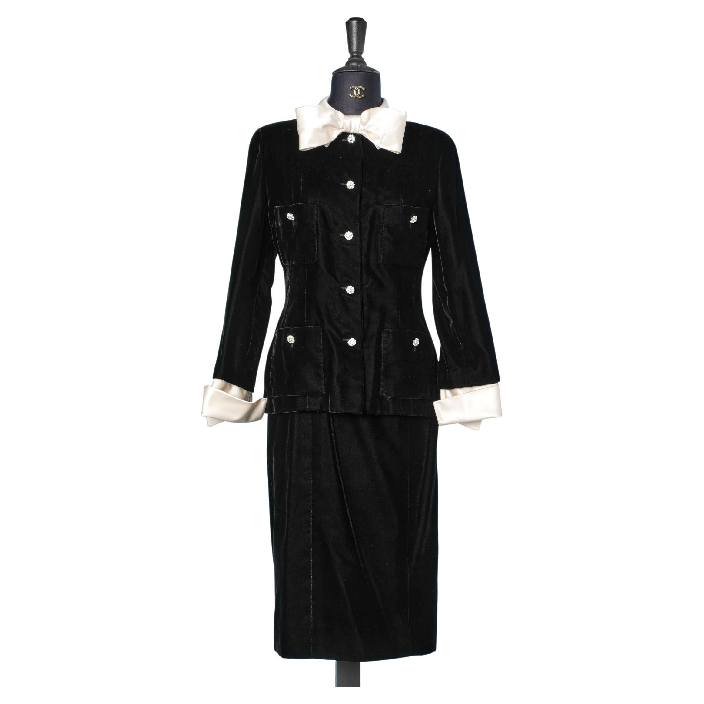 Black velvet skirt-suit with ivory silk collar and cuff Chanel Boutique  For Sale