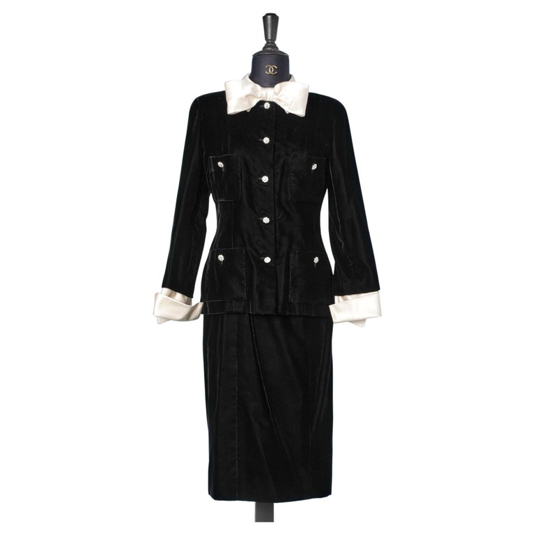 Black velvet skirt-suit with ivory silk collar and cuff Chanel Boutique For  Sale at 1stDibs