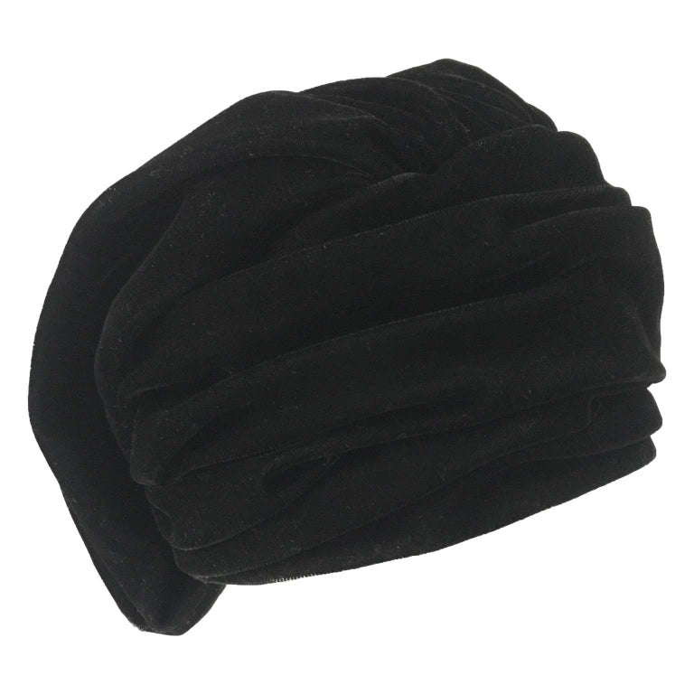 Black Velvet Turban Hat circa 60s In Good Condition For Sale In Berlin, DE