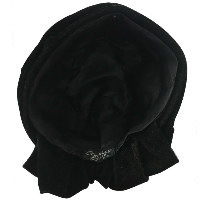 Black Velvet Turban Hat circa 60s For Sale 1