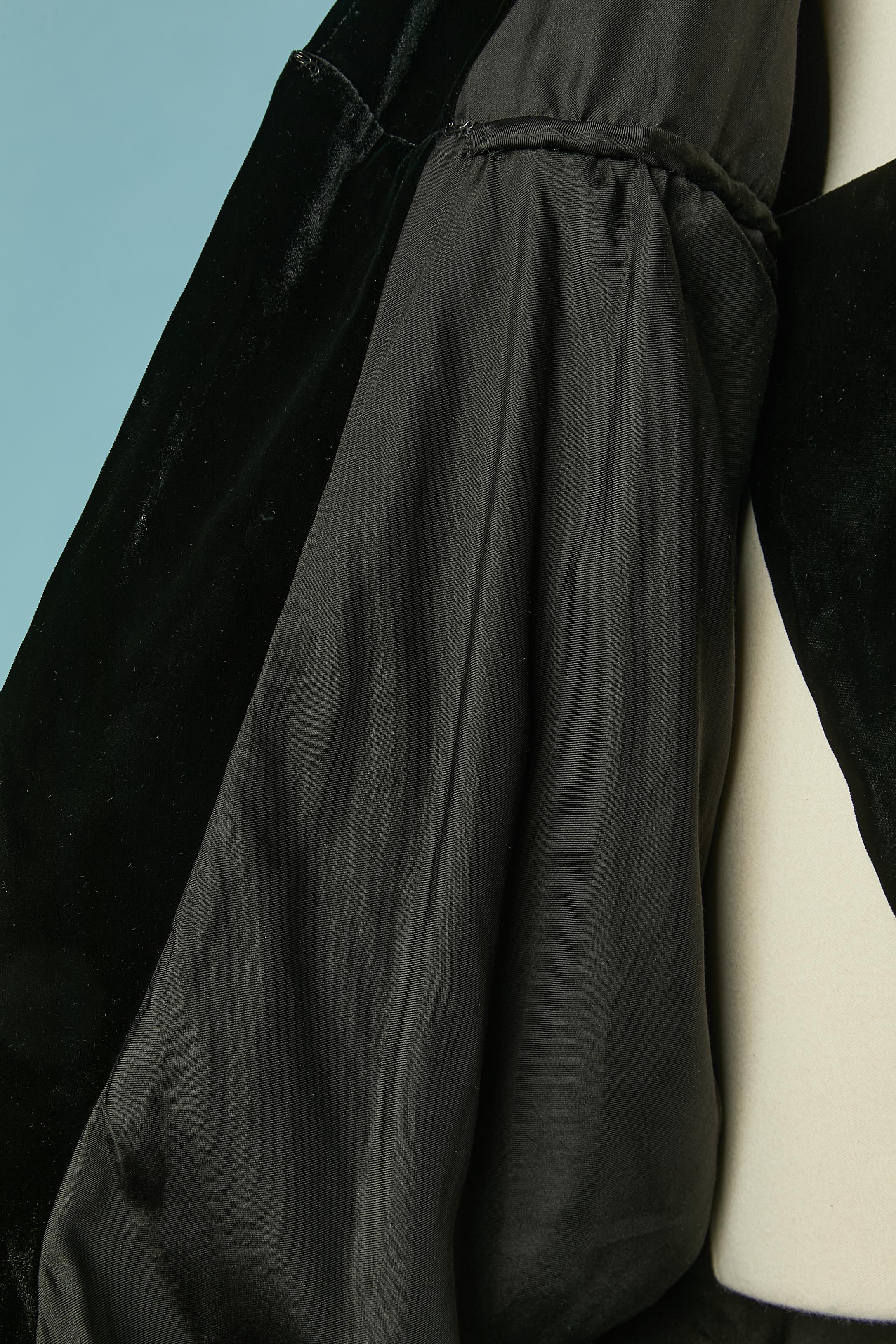 Women's Black velvet wrapped cocktail dress with white pocket flap CHLOE For Sale