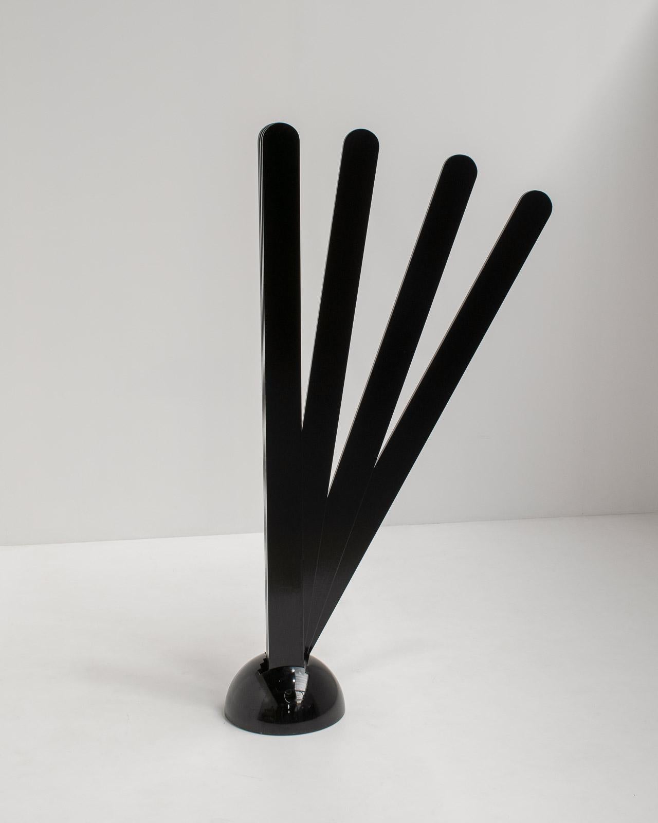 Black 'Ventaglio' Coat Stand or Room Divider by Giovanni Pasotto for Tarzia In Good Condition For Sale In Antwerp, BE