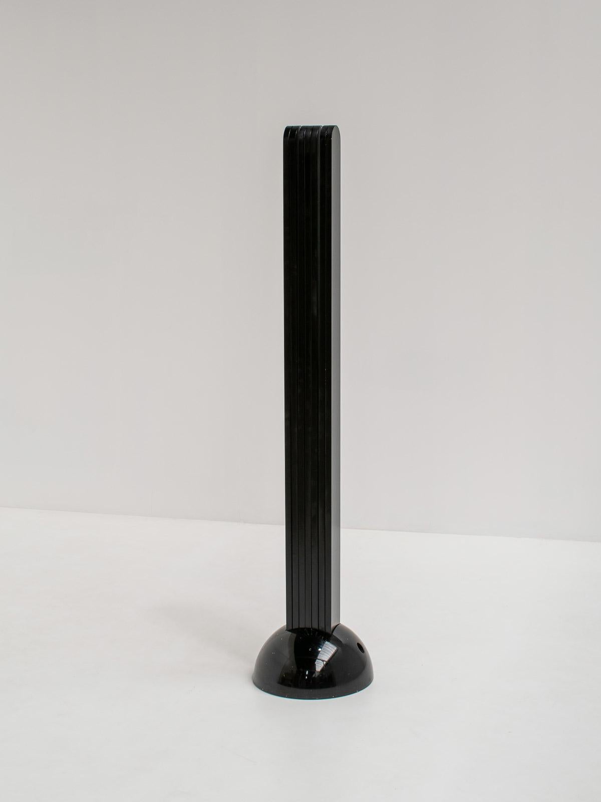 Schwarzer Garderobenständer oder Raumteiler „Ventaglio“ von Giovanni Pasotto für Tarzia (Kunststoff) im Angebot