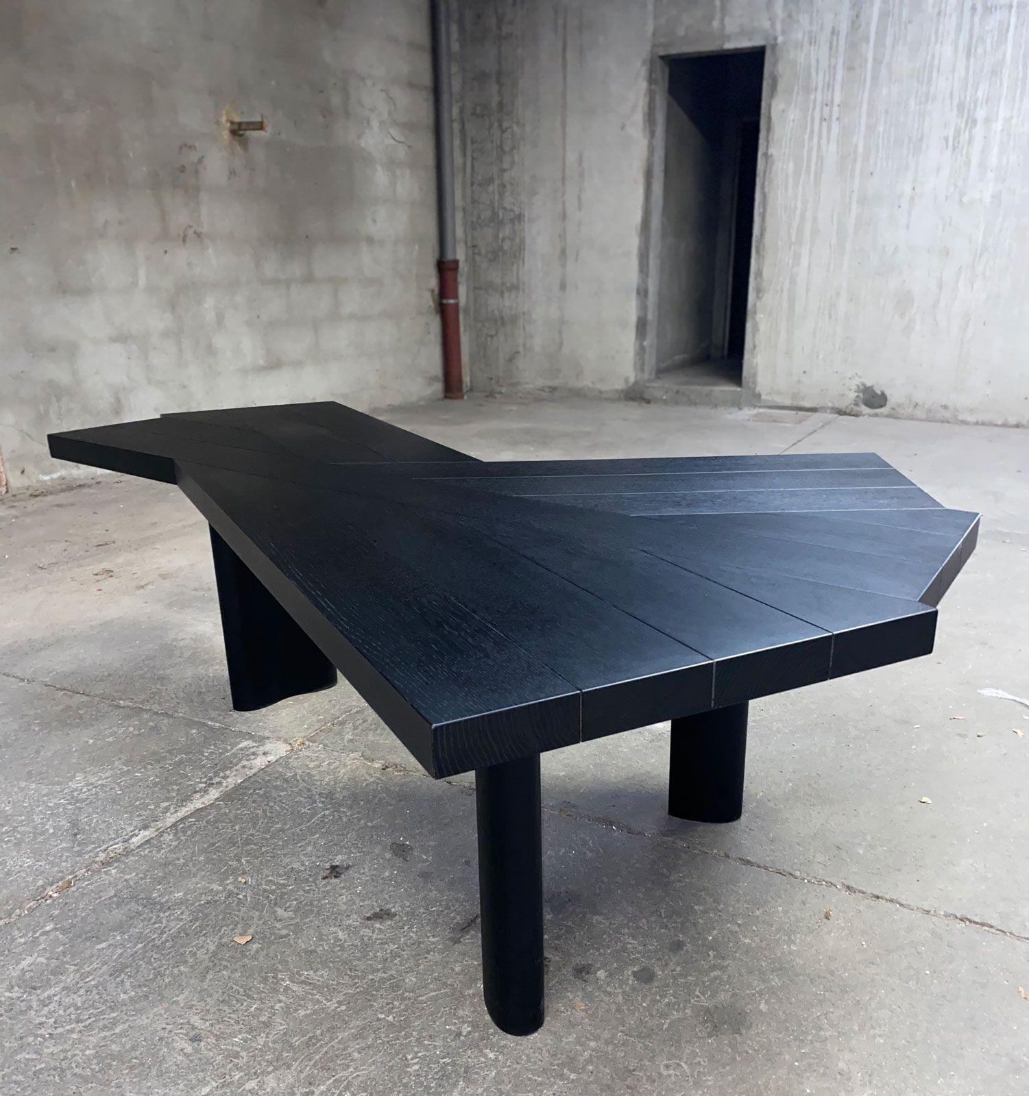 Black ventaglio table - Charlotte Perriand - Circa 2010
Cassina edition
Oak
Measures: length: 235 cm
Height: 73 cm
Depth: 157 cm.
 