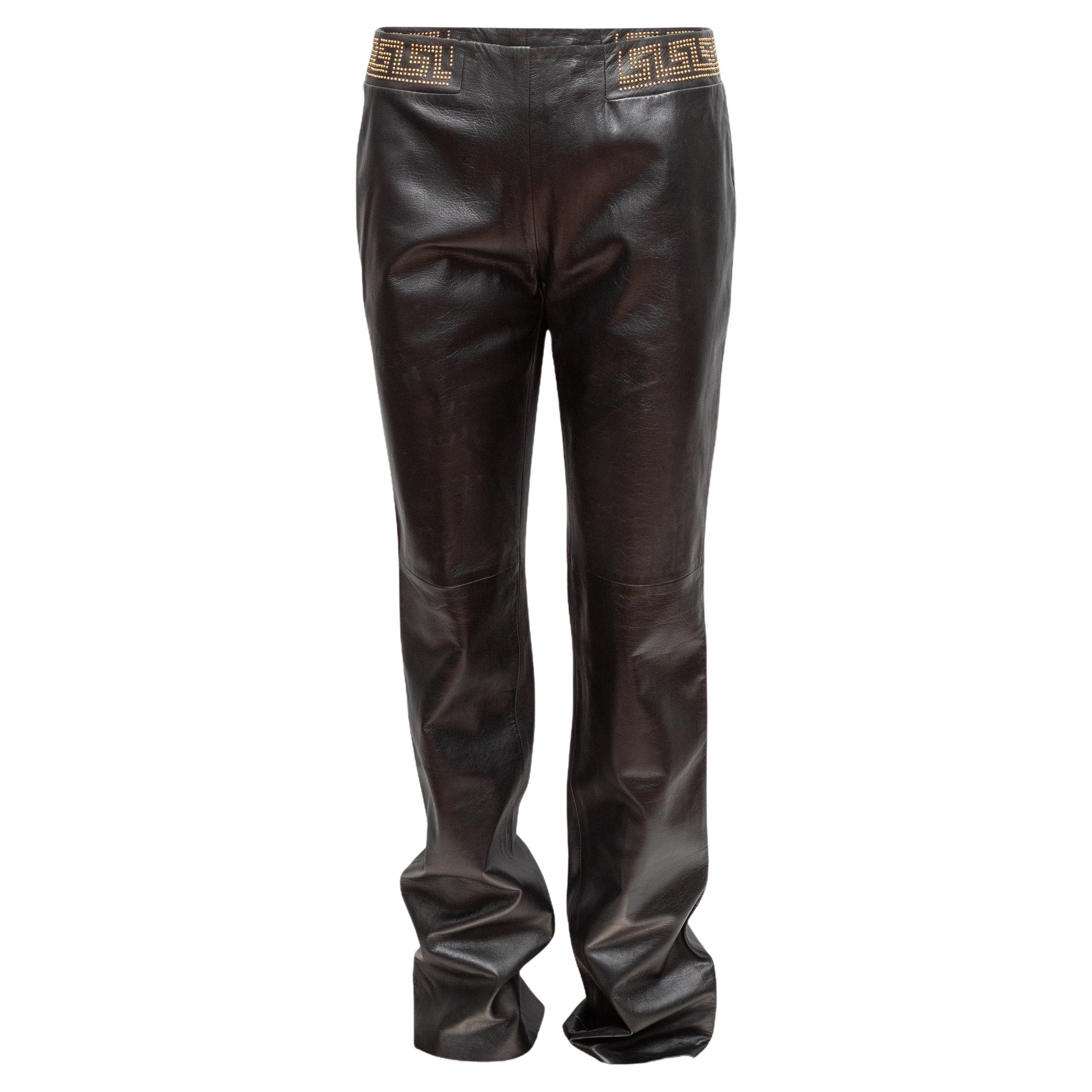 Pantalon en cuir clouté noir Versace Jeans Couture Taille IT 44 en vente