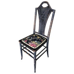 Chaise d'appoint victorienne noire à dossier en osier de style gothique sud-gothique