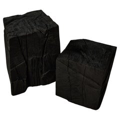 Set aus zwei schwarzen Couchtischen im brutalistischen Stil im Vintage-Stil aus Massivholz