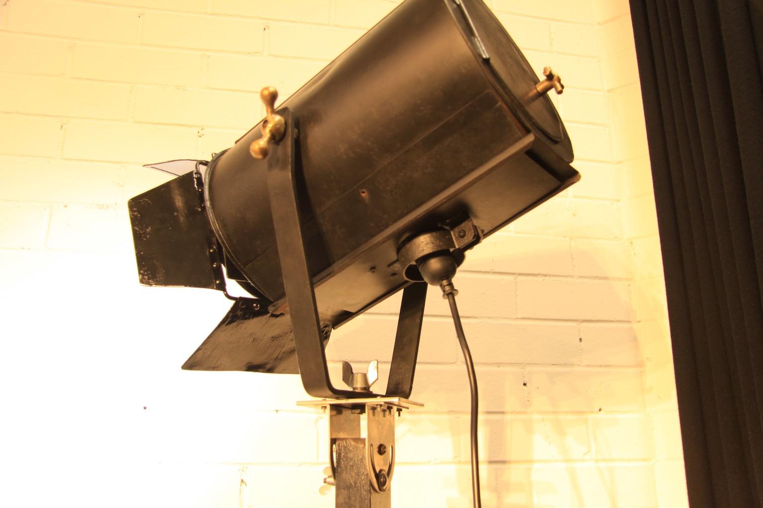 This is an original vintage theatre (Spot) Light from an old manly theatre in Manly. 

This has been cleaned, fully refurbished and is in good working order. In very good vintage condition and fully working.


Details
- Era: Industrial
- Origin: