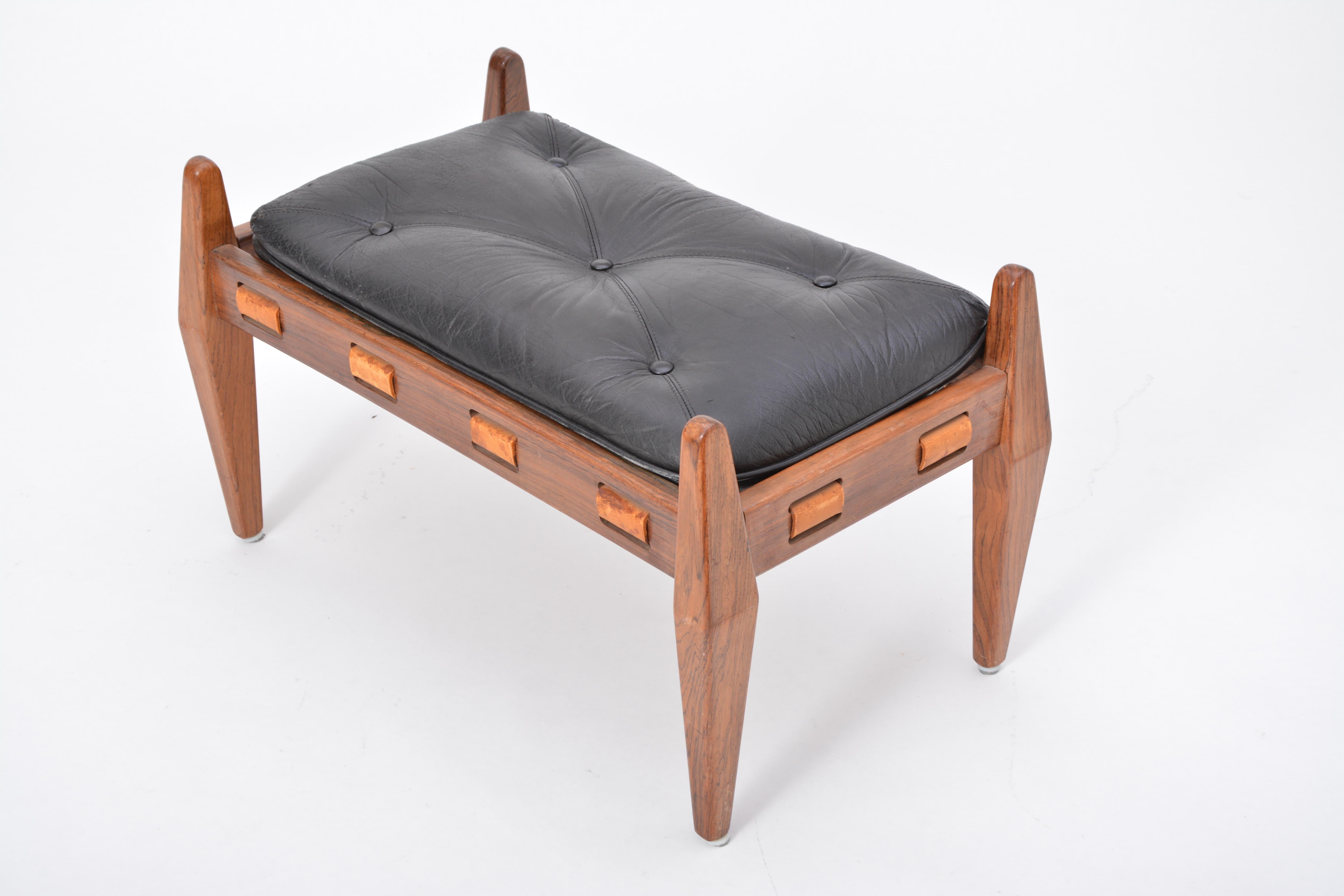 Black Mid-Century  Leather ottoman or foot stool, Attributed to Sergio Rodrigues 8