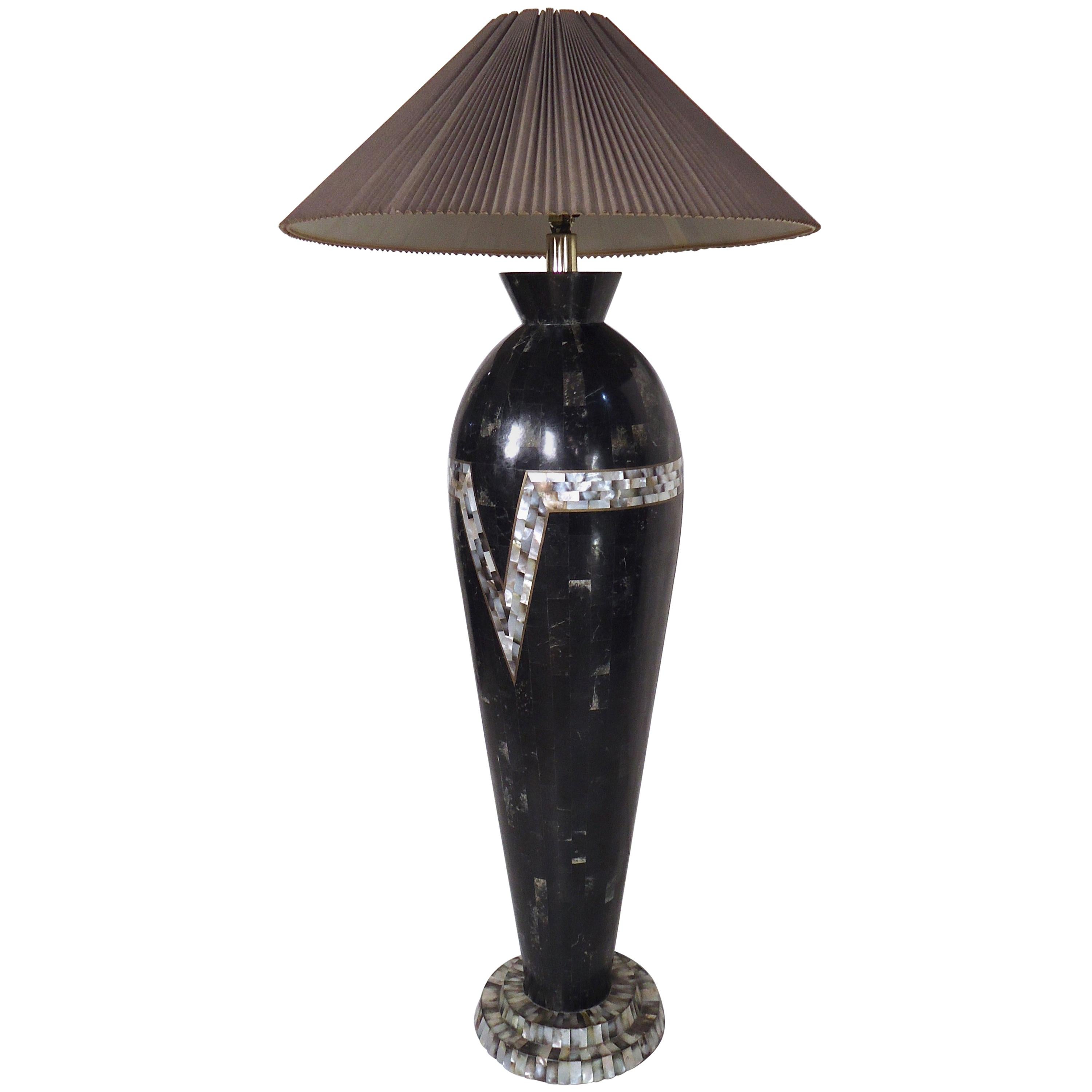 Schwarze moderne schwarze Vintage-Stehlampe