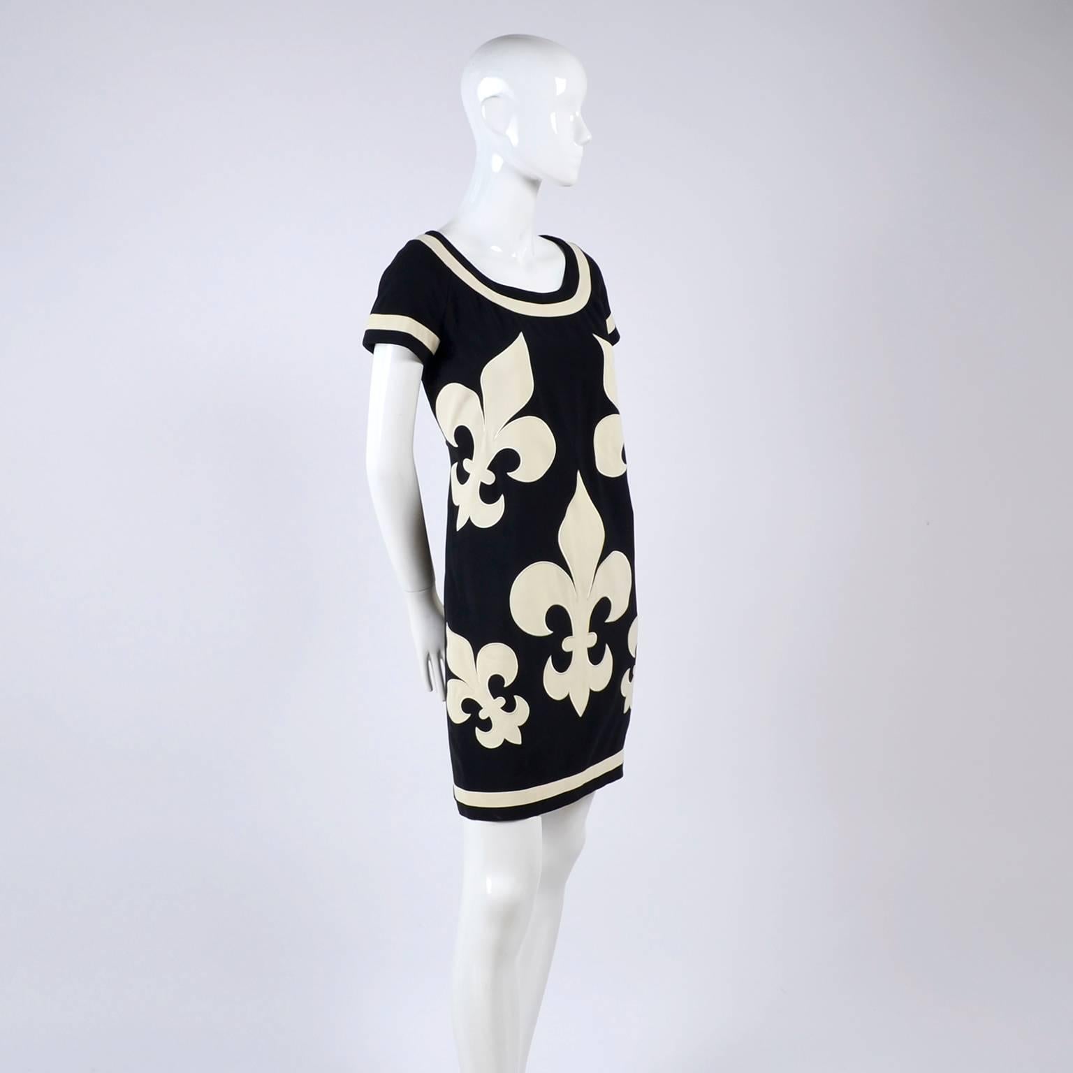 1989 Vintage Moschino Couture Cruise Me Baby Dress in Bold Fleur de Lis Print 3
