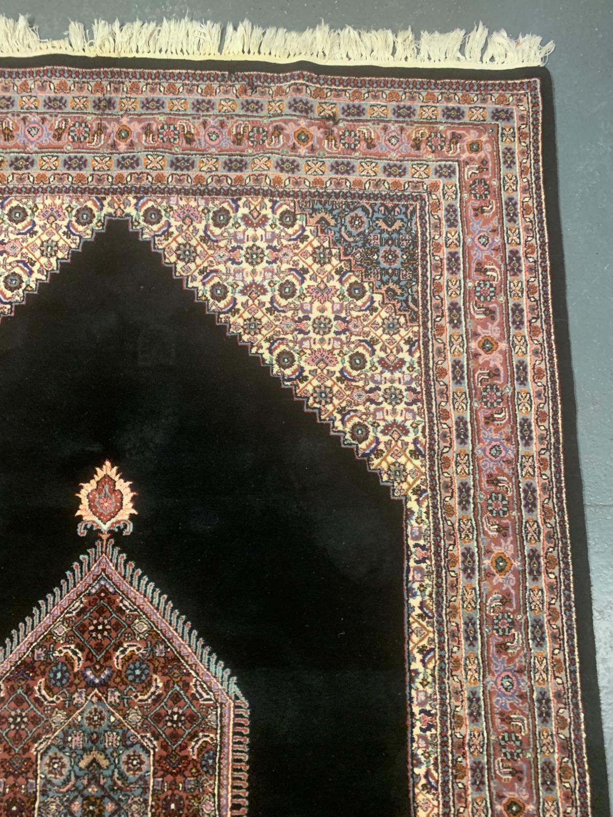 Teinture végétale Tapis vintage noir, tapis géométrique en médaillon, tapis d'intérieur pour salle de séjour en vente