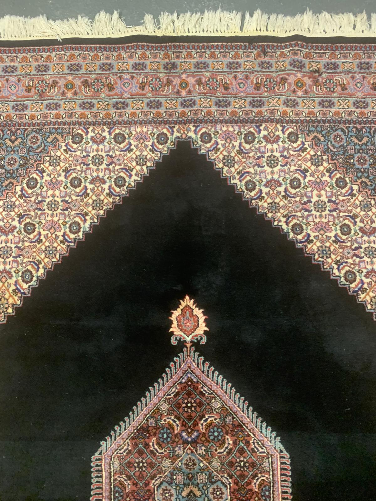 Tapis vintage noir, tapis géométrique en médaillon, tapis d'intérieur pour salle de séjour Excellent état - En vente à Wembley, GB