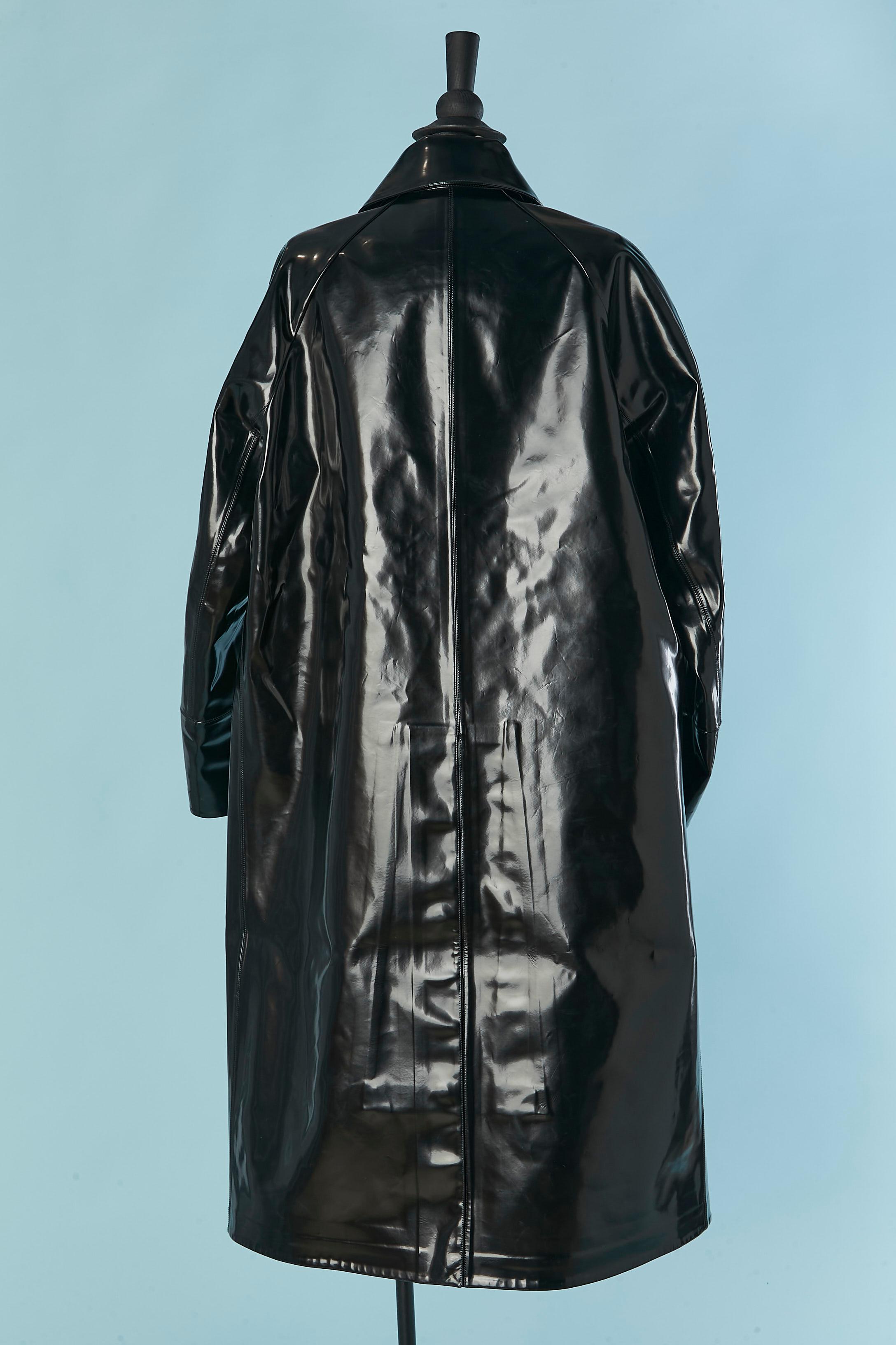 Manteau en vinyle noir avec patte de boutonnage en canevas de marque CHRISTIAN DIOR Neuf - En vente à Saint-Ouen-Sur-Seine, FR