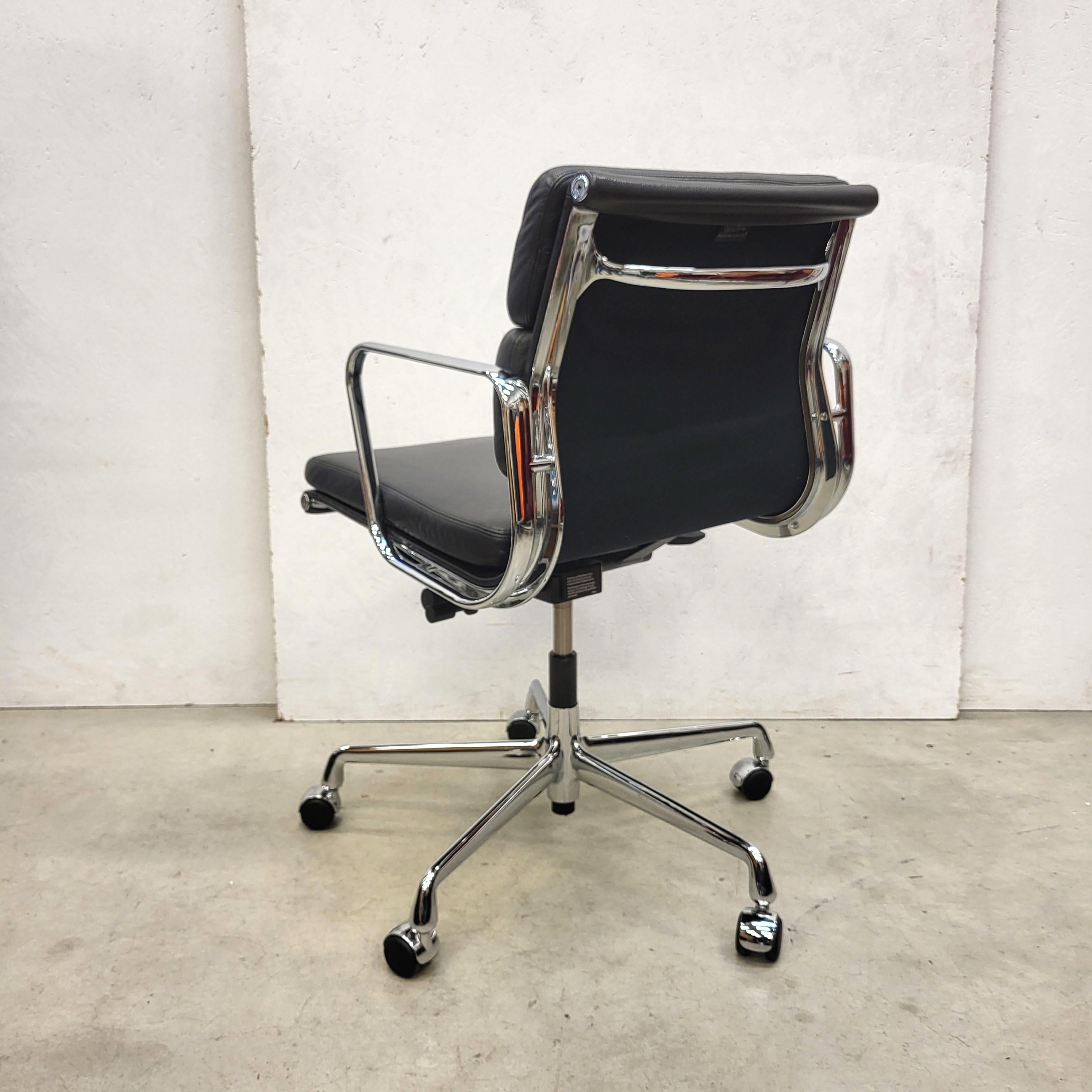 Contemporary Black Vitra EA217 Soft Pad Office Chair by Charles Eames, 2014 Model