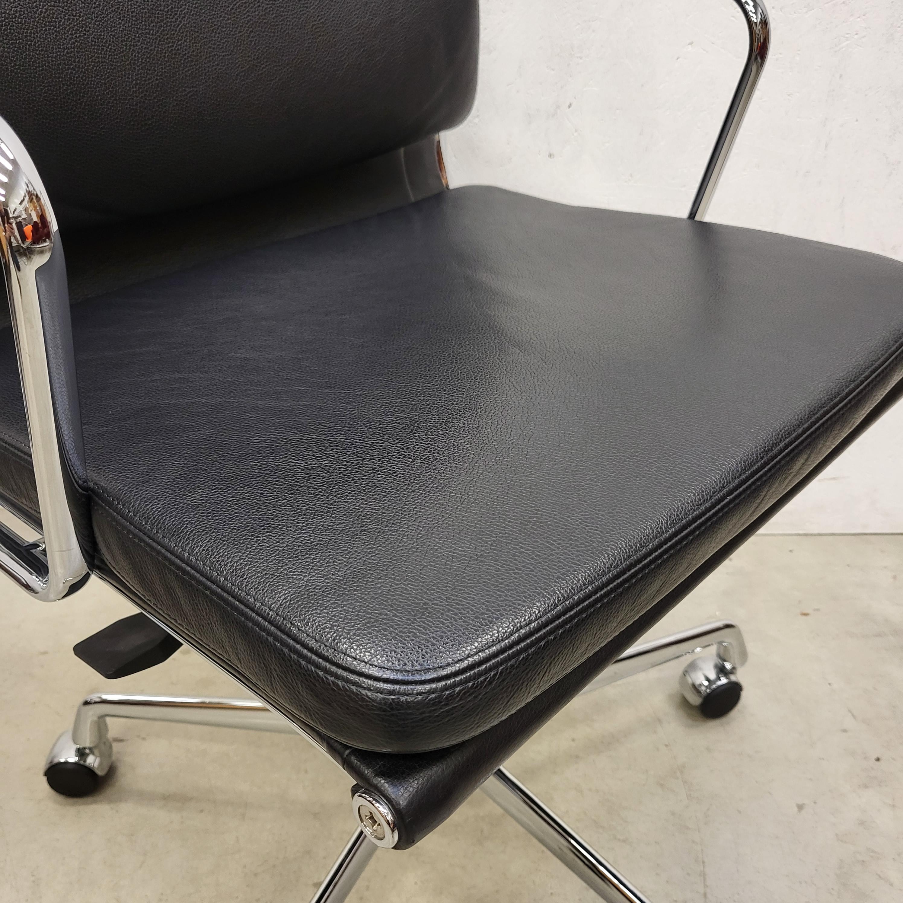Aluminum Black Vitra EA217 Soft Pad Office Chair by Charles Eames, 2014 Model
