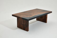 Thor coffee table with bow tie legs