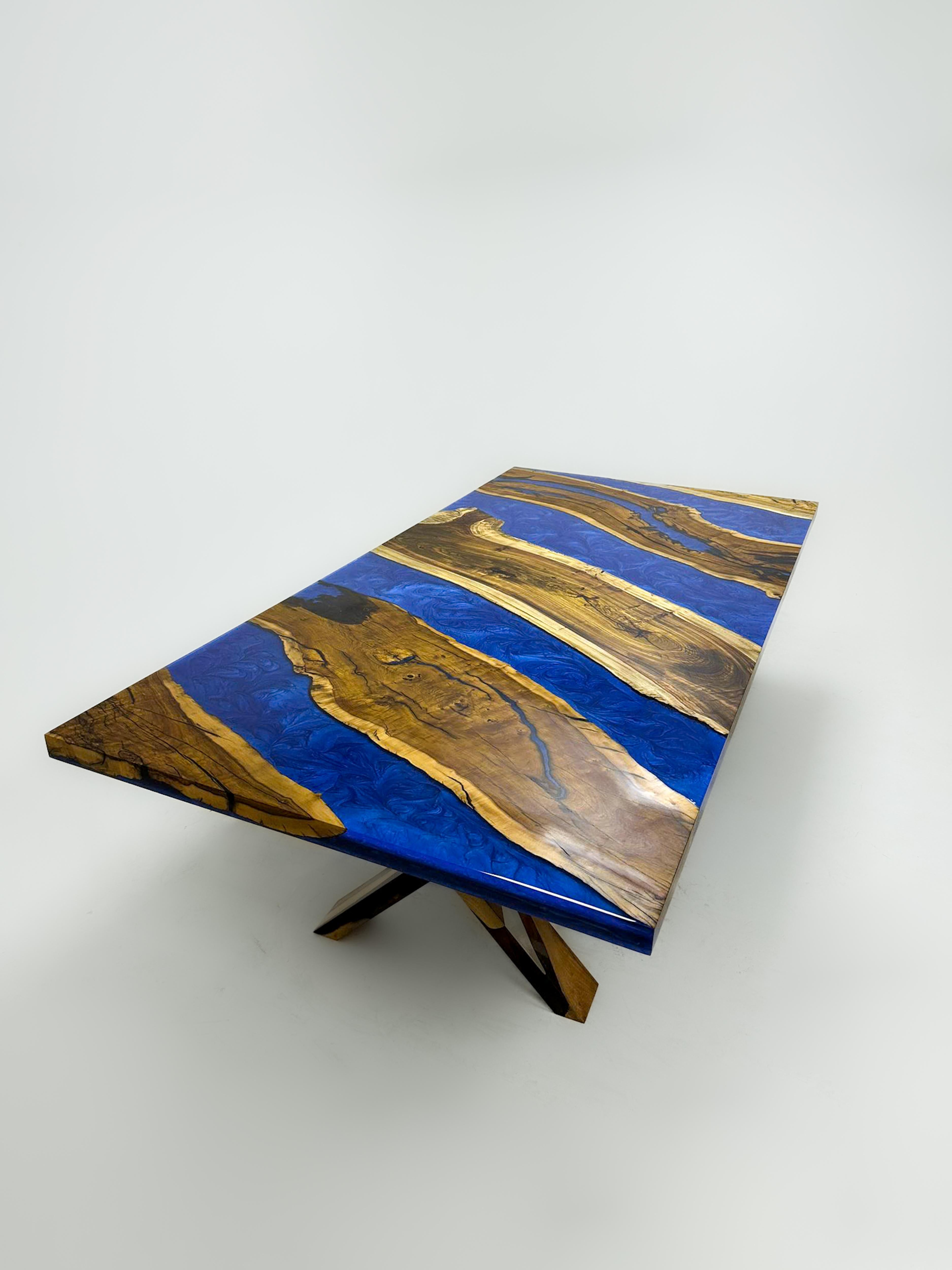 Type of Wood: Black Walnut Wood
Dimensions: 79