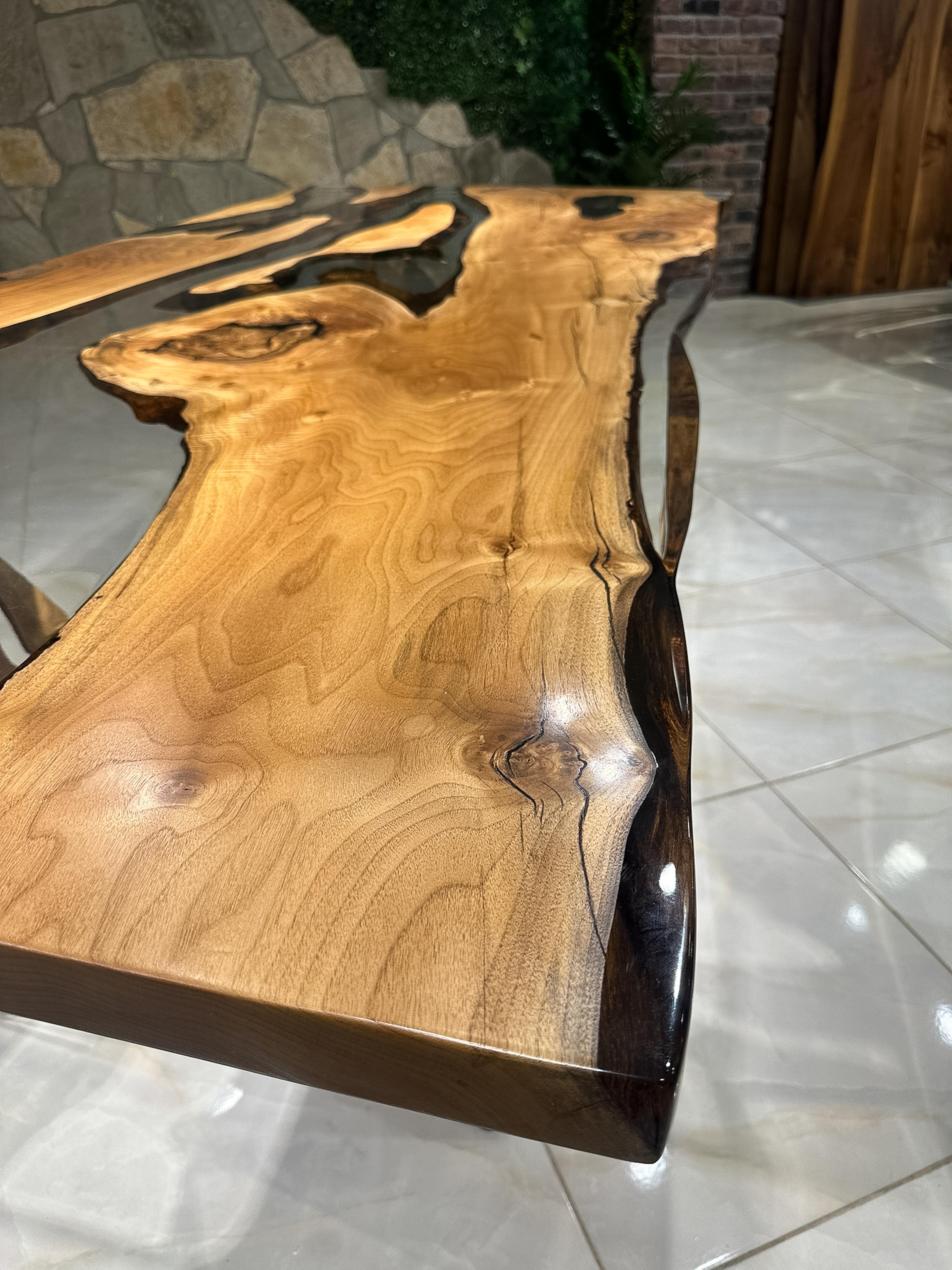 Table en résine époxy transparente en vente 1