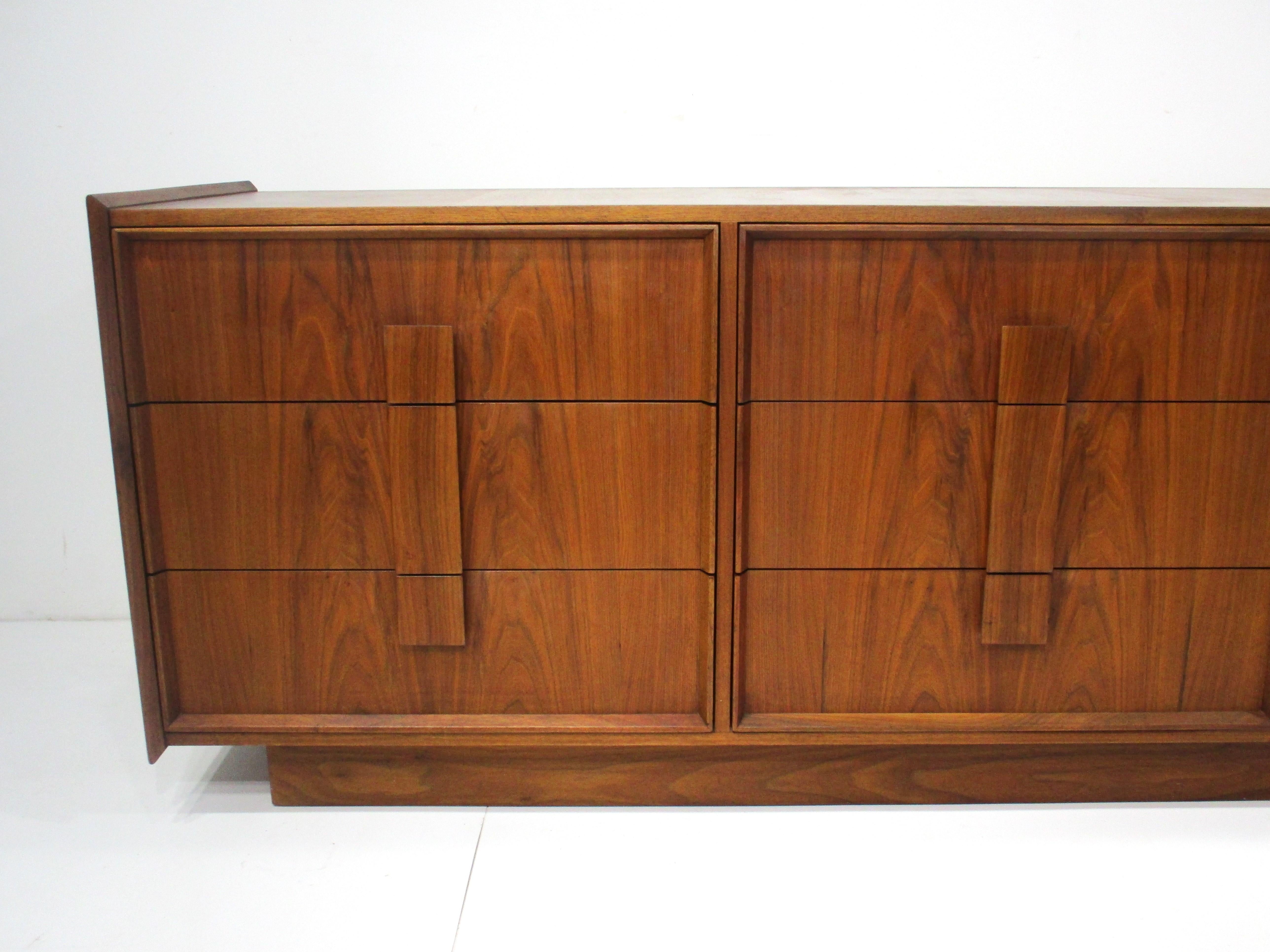 Black Walnut Dresser Chest in the style of George Nakashima  In Good Condition In Cincinnati, OH