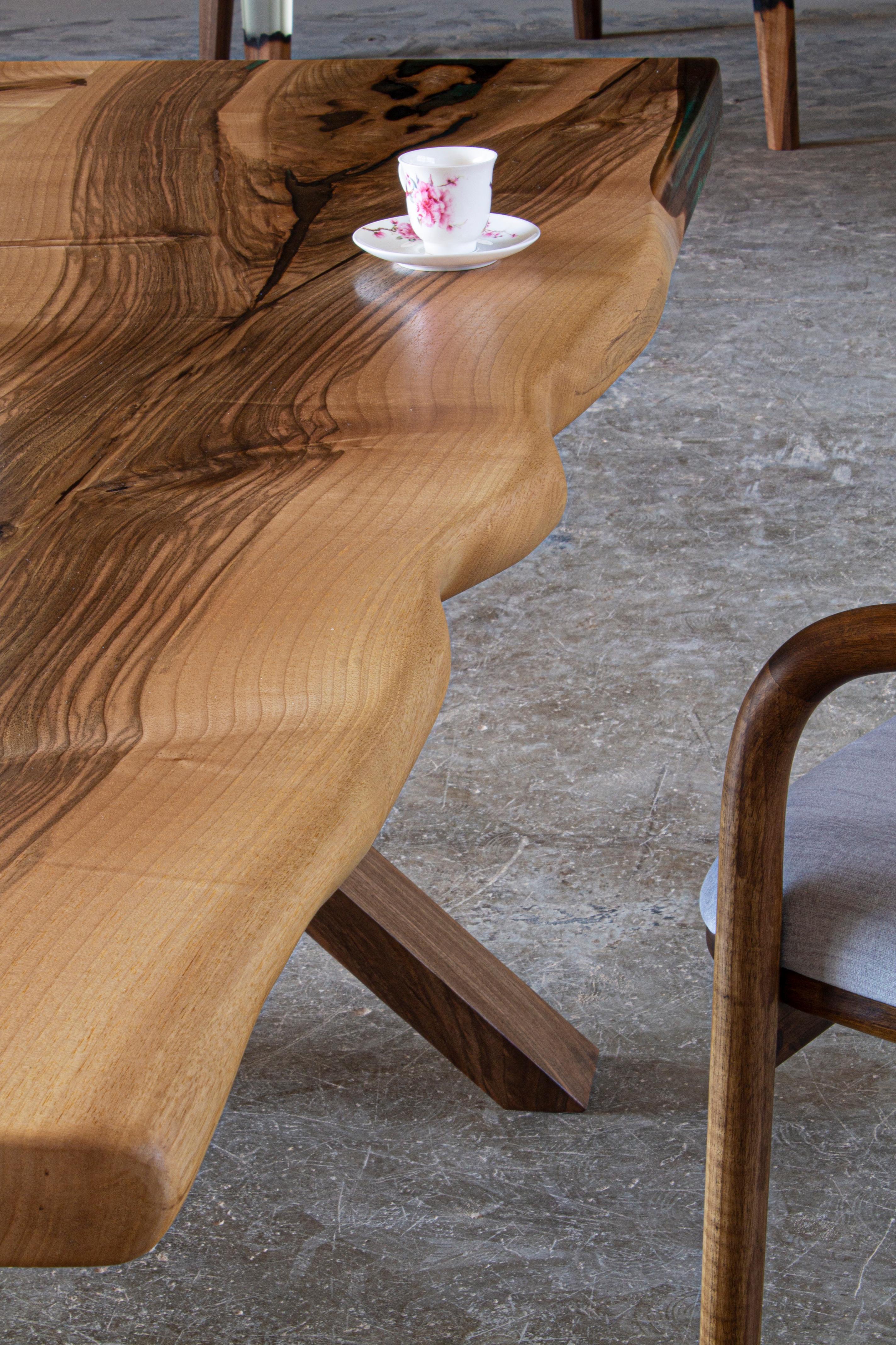 Table en résine époxy noyer noir - Epoxy pour table de rivière - Table de salle à manger en bois en vente 2
