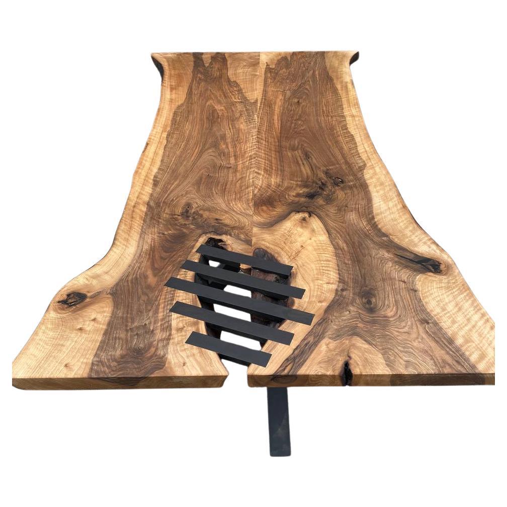 Schwarzer Nussbaum Zipper Esstisch - Live Edge Esstisch aus Holz nach Maß