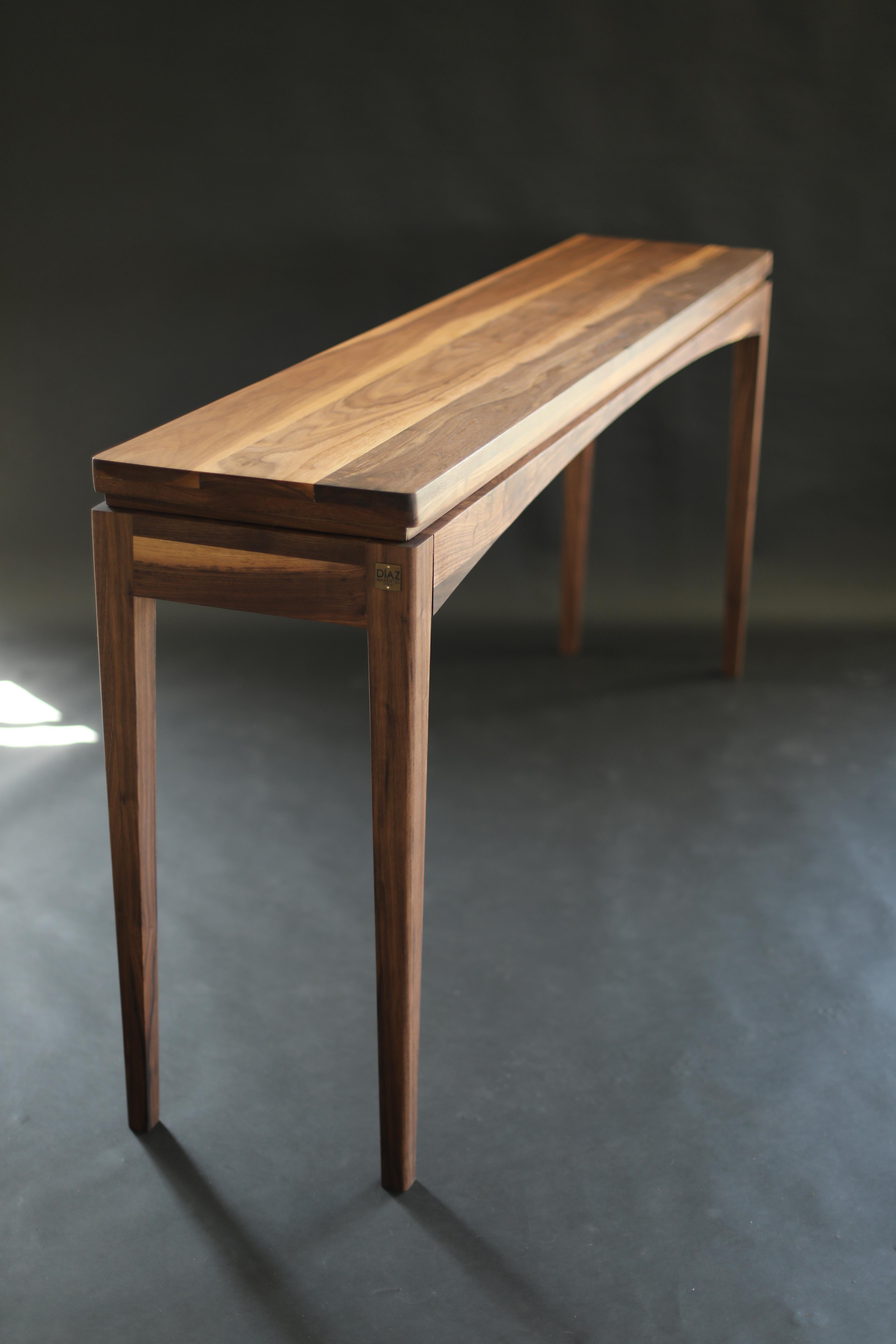 Black Walnut Mid-Century Console Table – Timeless Entryway Accent For Sale 4