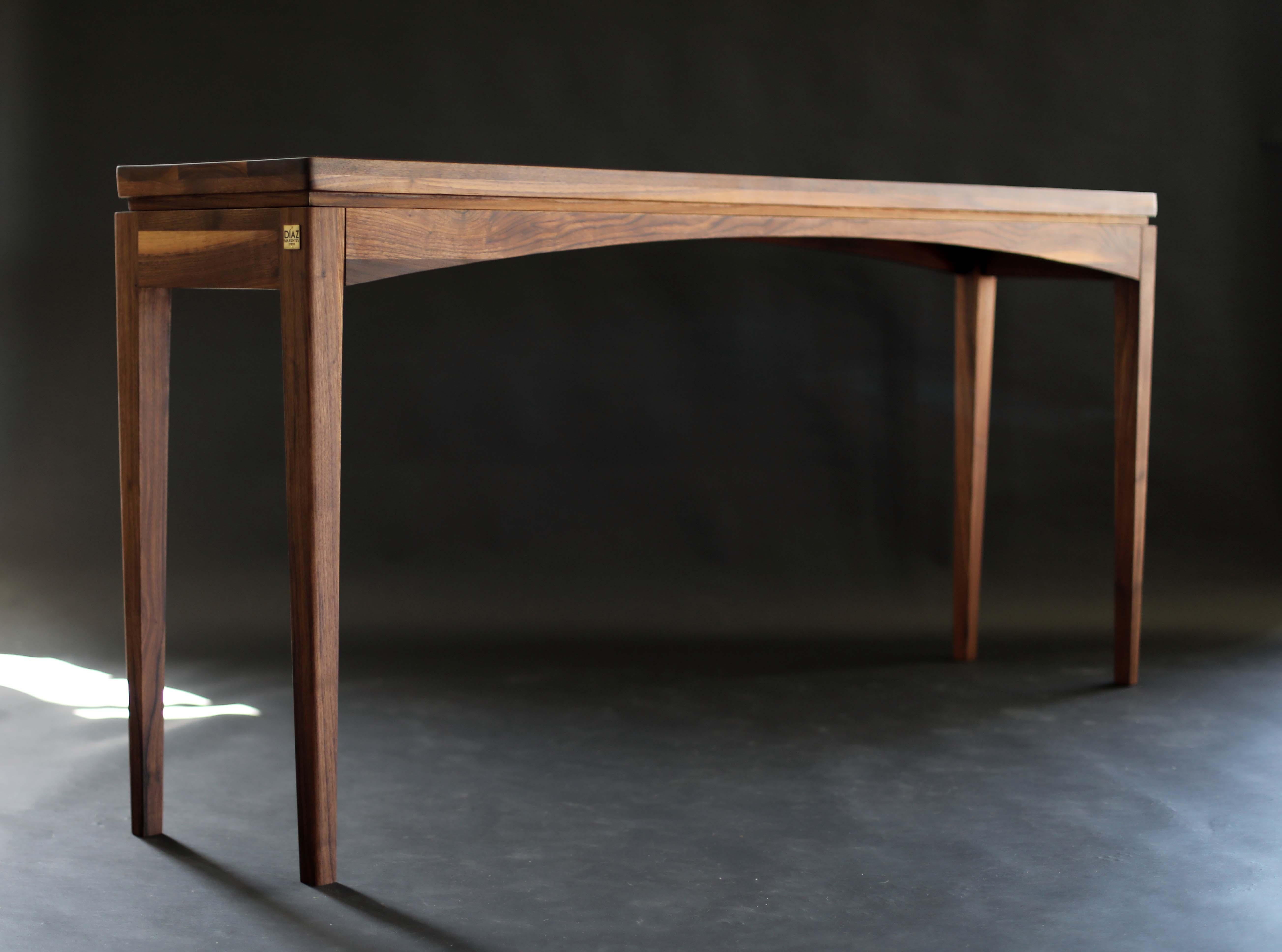 Black Walnut Mid-Century Console Table – Timeless Entryway Accent For Sale 2